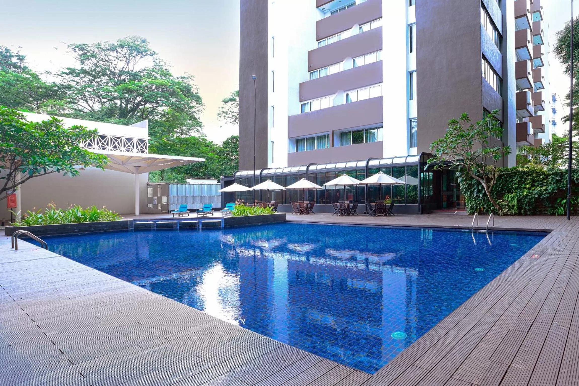 Swimming pool in Swiss-Belhotel Pondok Indah