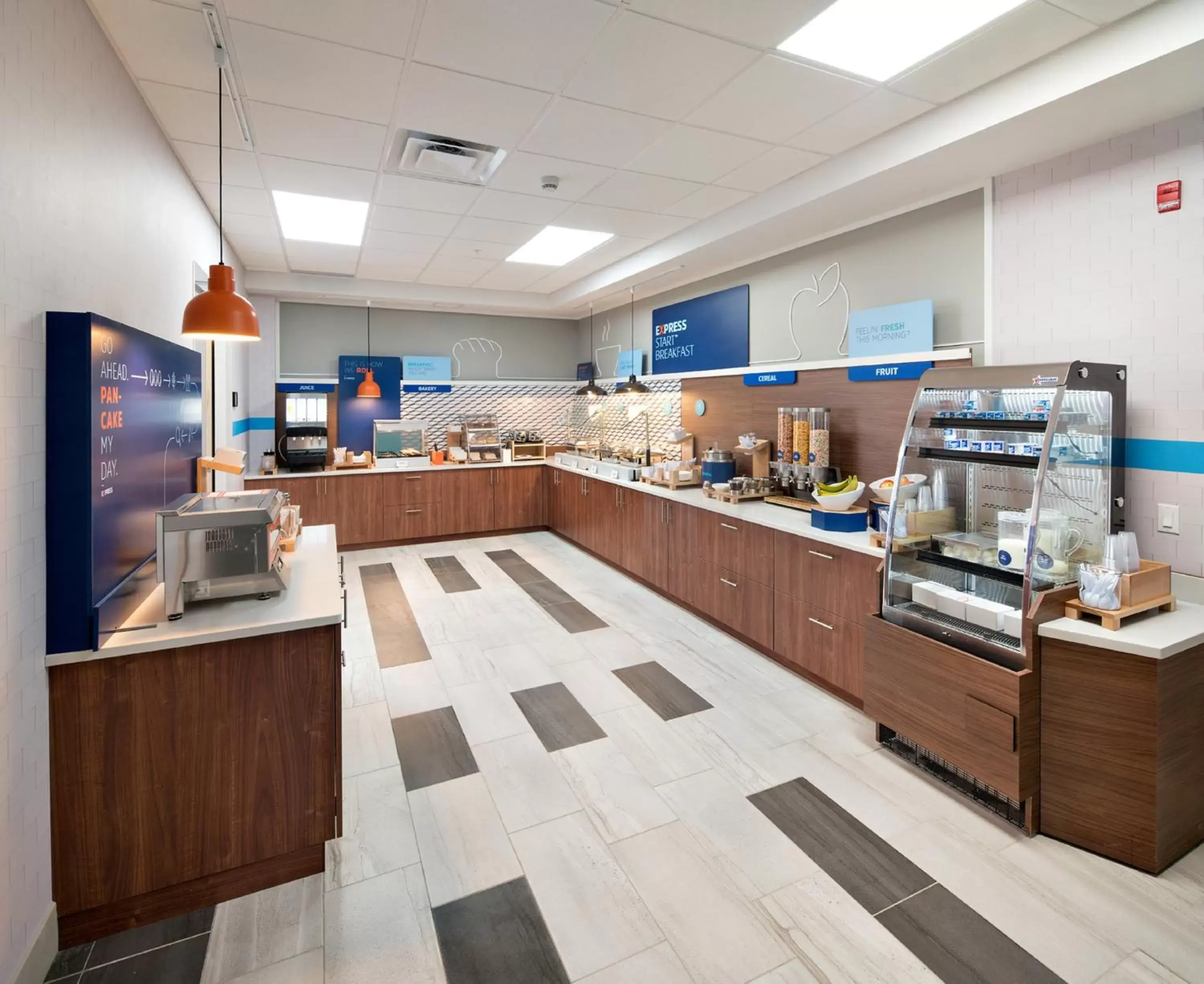 Breakfast, Restaurant/Places to Eat in Holiday Inn Express - Red Deer North, an IHG Hotel