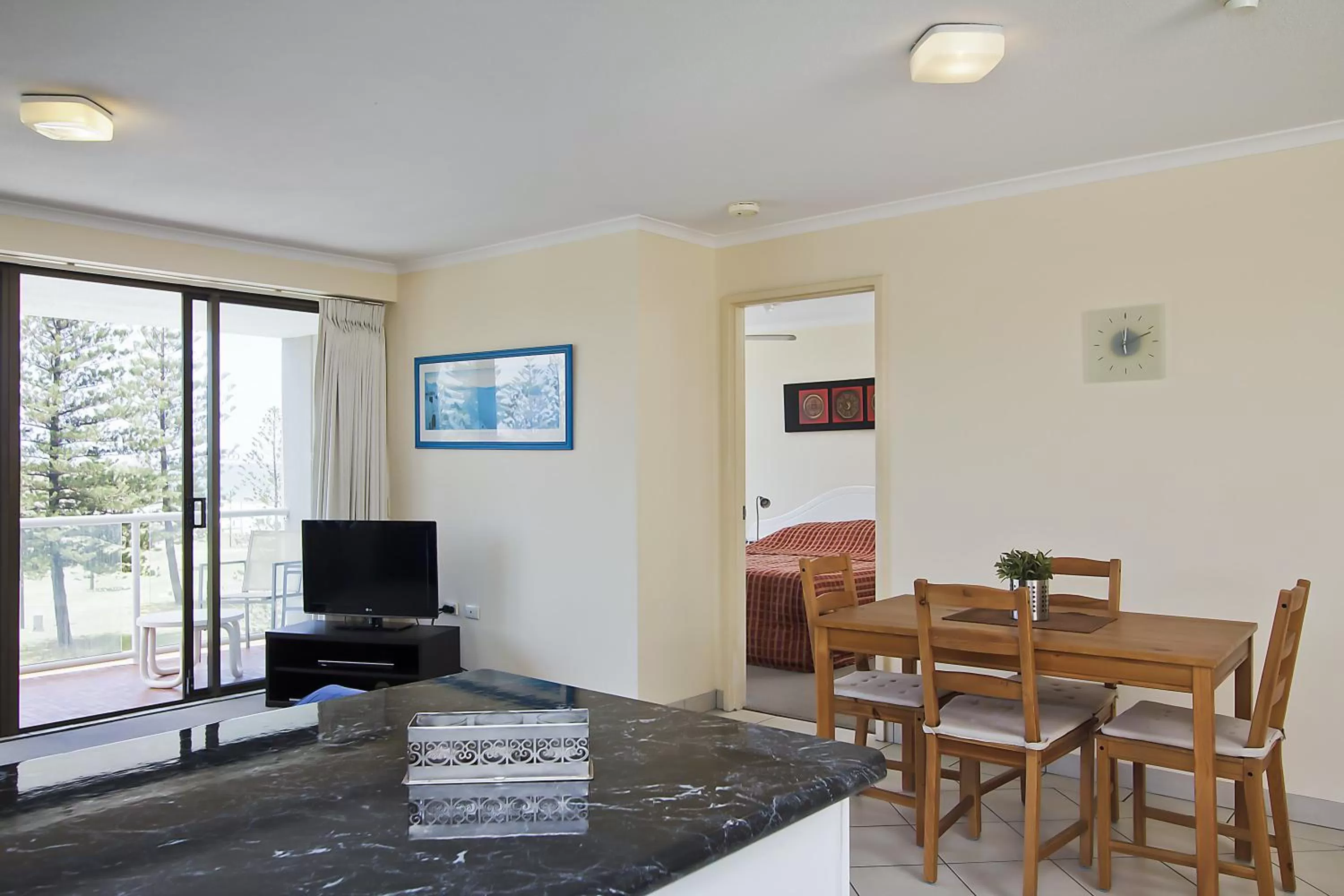 One-Bedroom Apartment in South Pacific Plaza - Official