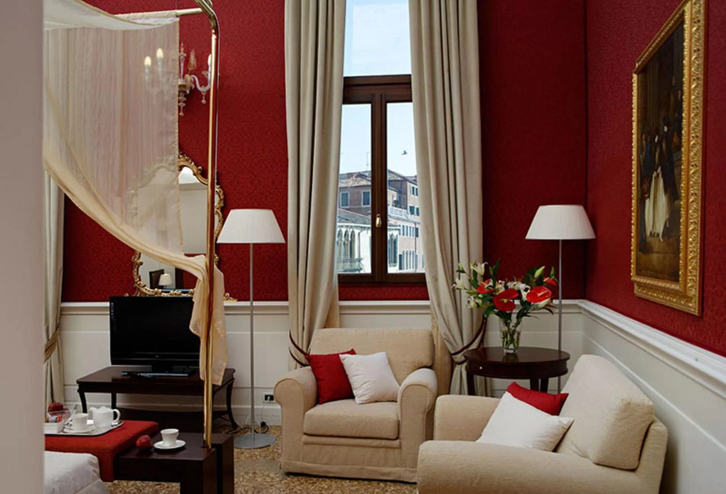 Decorative detail in Ruzzini Palace Hotel