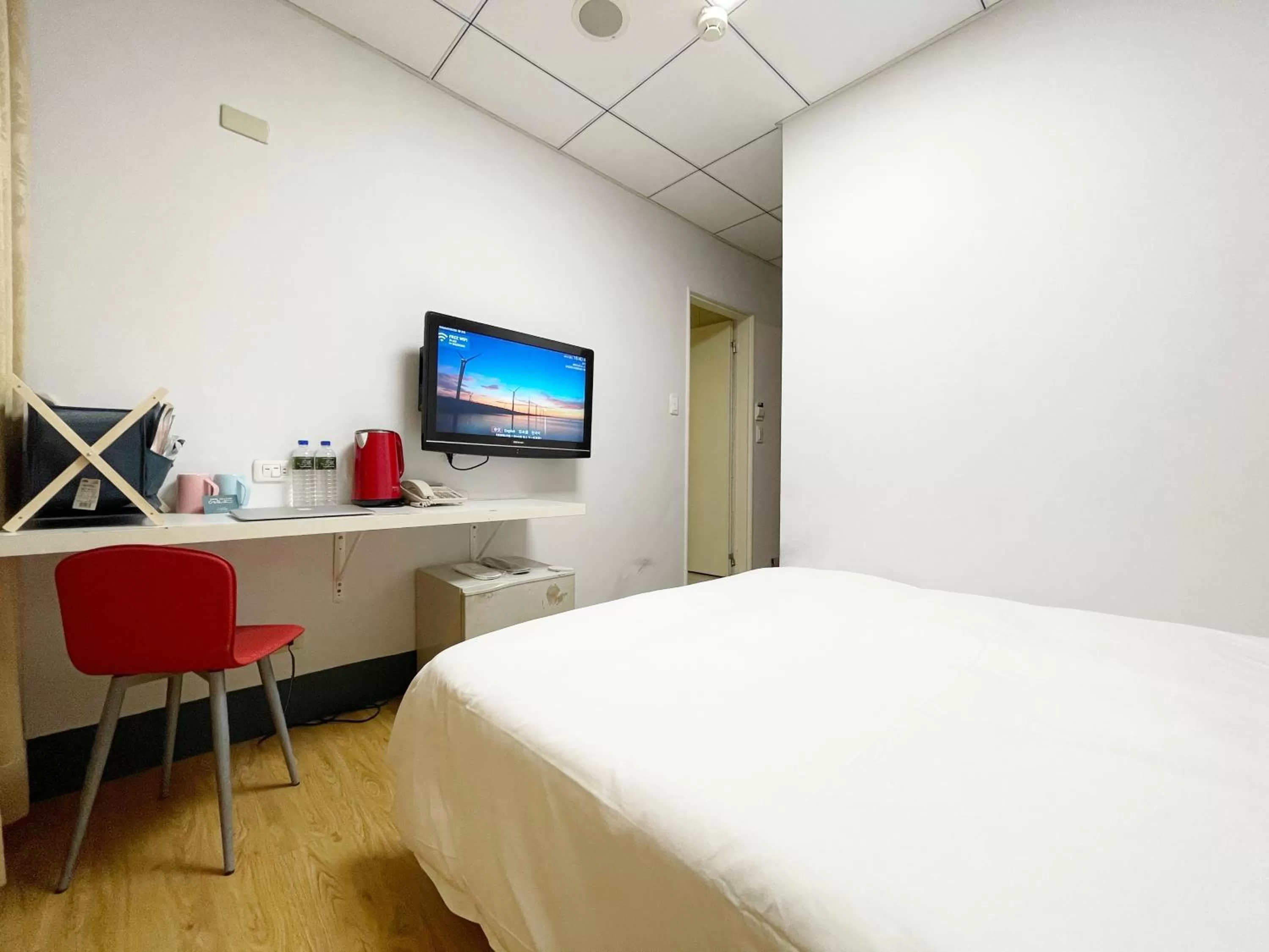 Bedroom, Bed in Sharon Inn