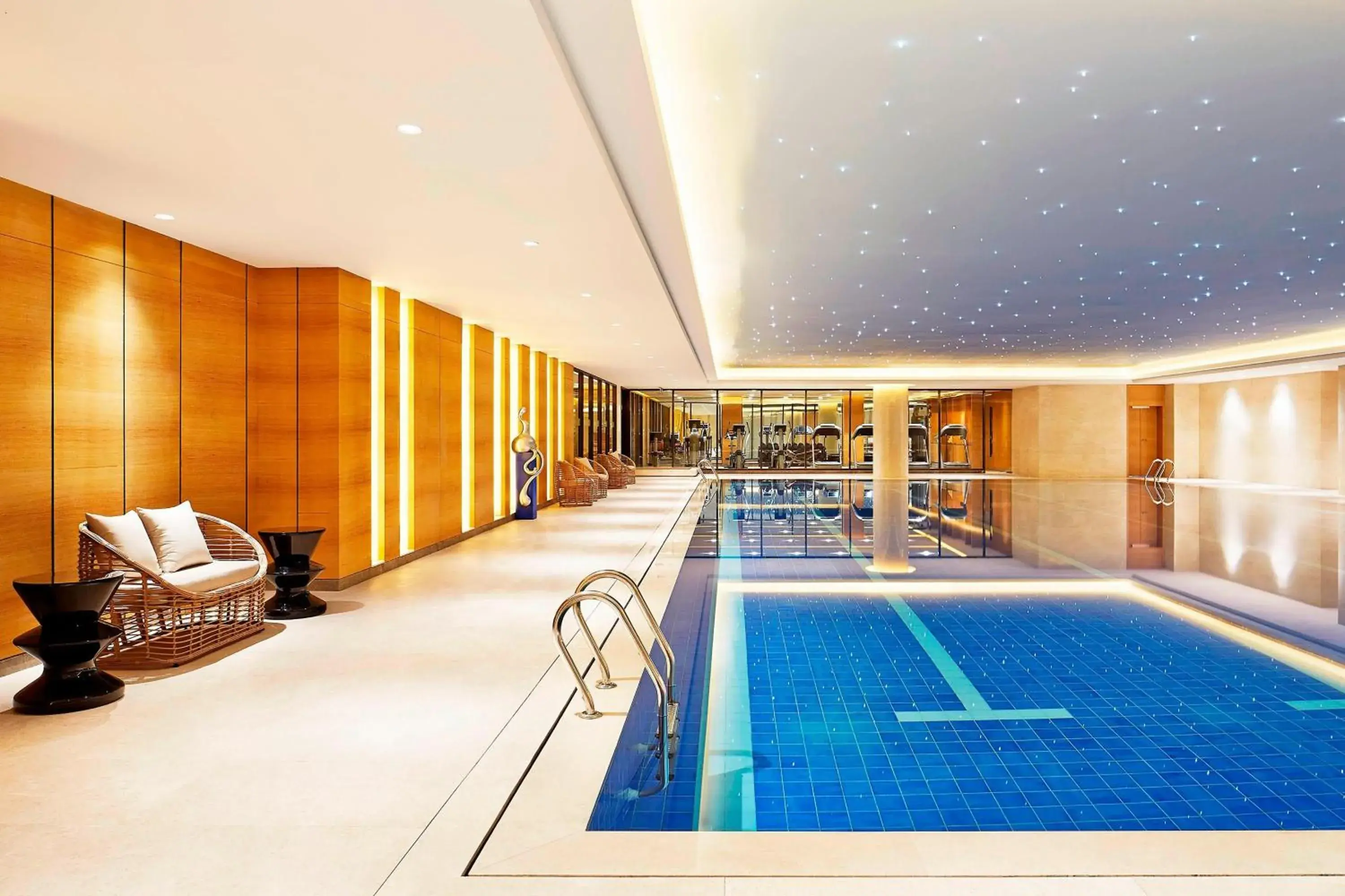 Swimming Pool in Sheraton Grand Zhengzhou Hotel