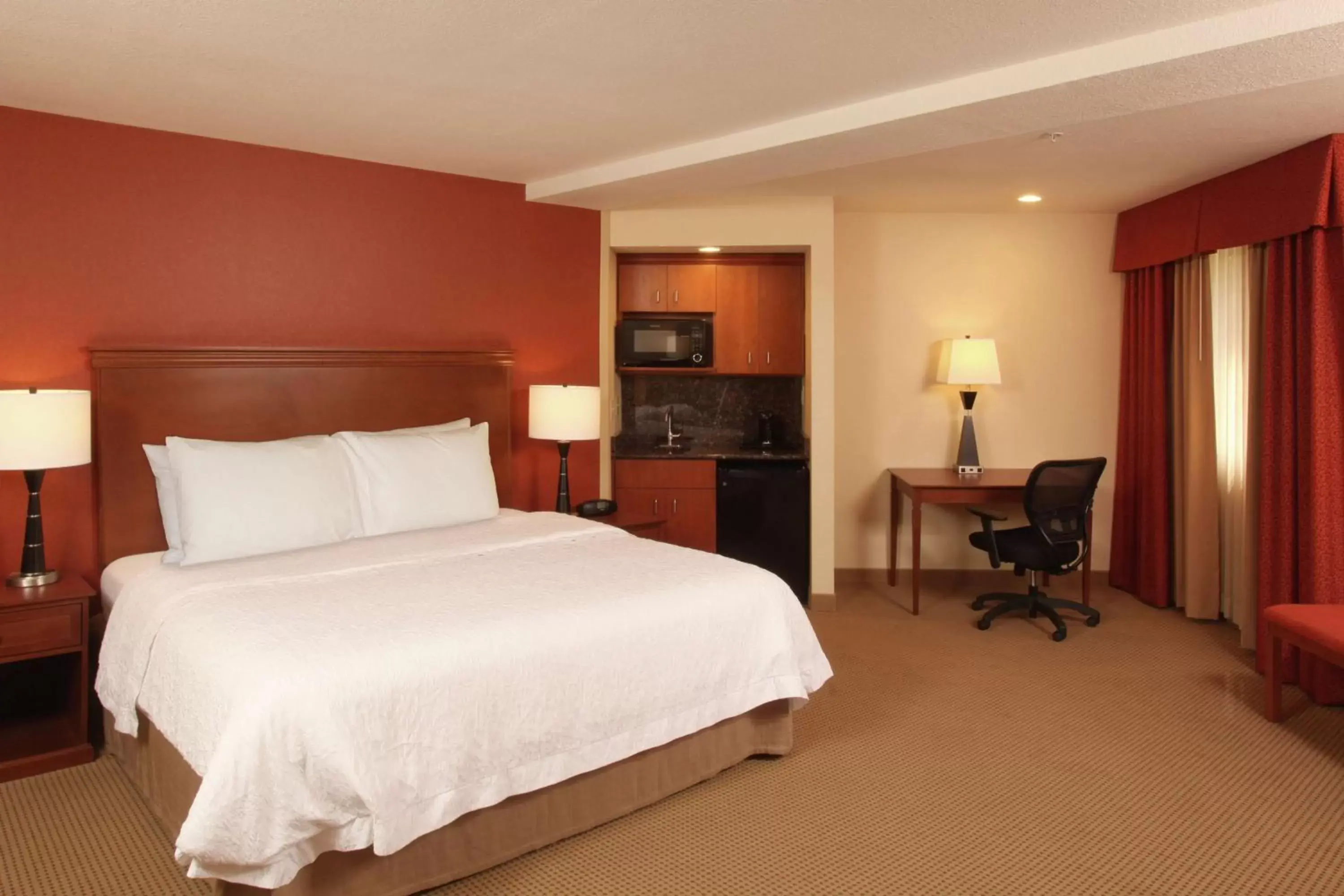 Photo of the whole room, Bed in Hampton Inn By Hilton Spokane
