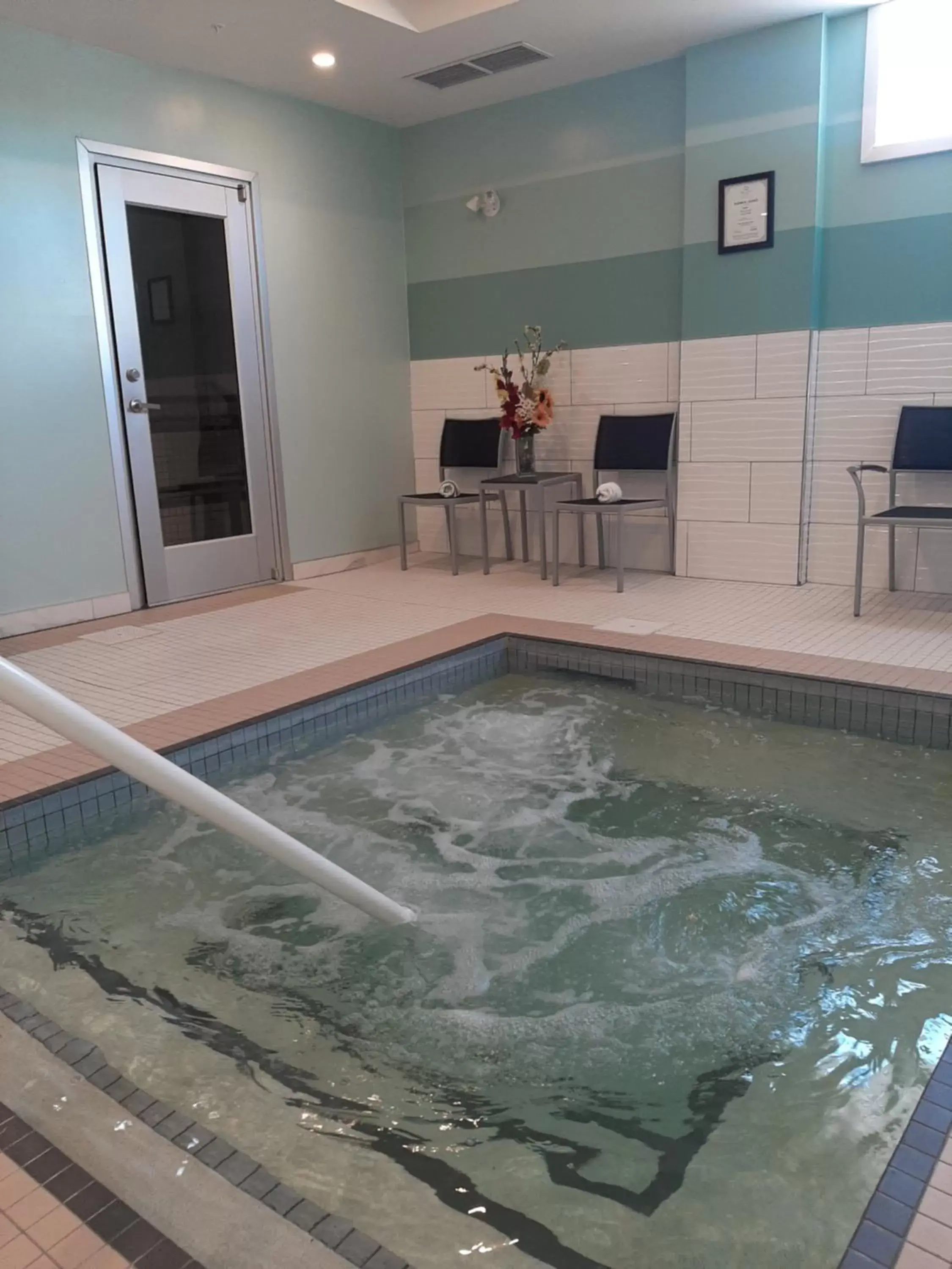 Hot Tub, Swimming Pool in Best Western Plus Chateau Fort St. John