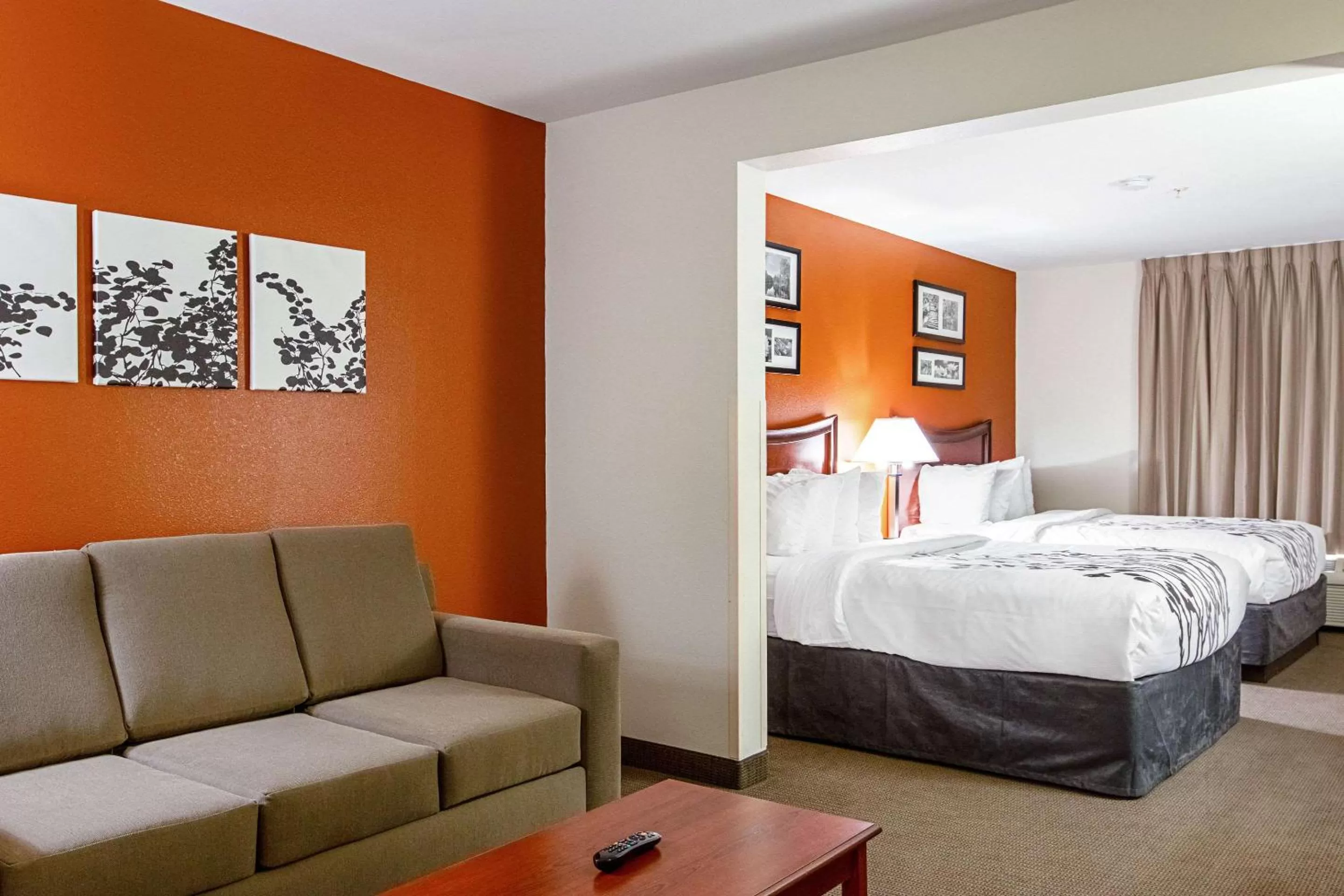 Photo of the whole room, Bed in Sleep Inn & Suites Hobbs