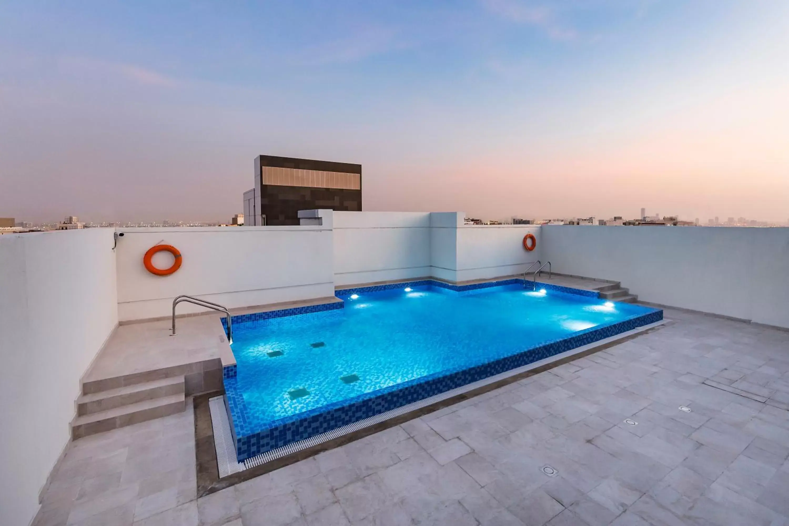Activities, Swimming Pool in Citymax Hotel Al Barsha
