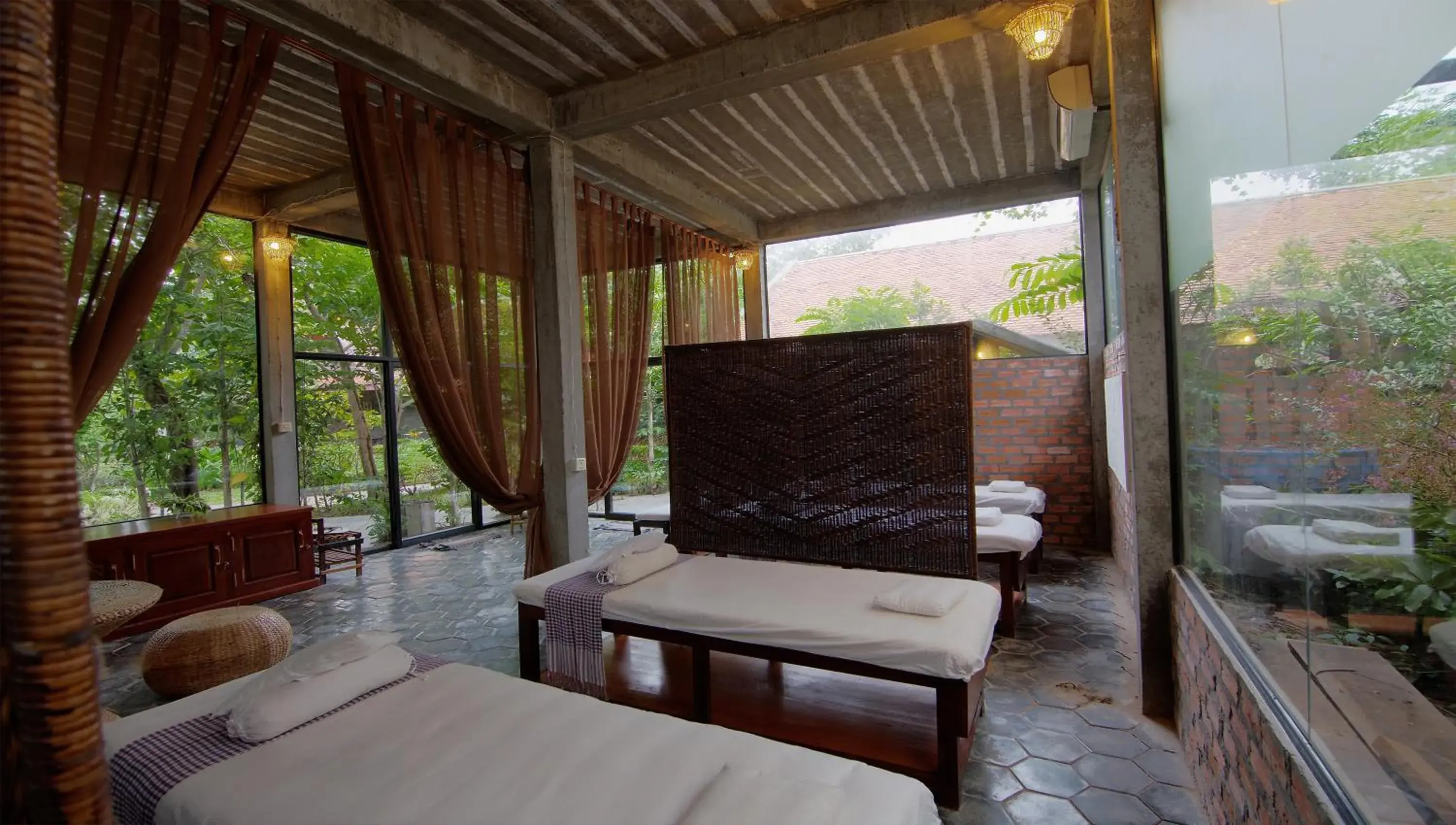 Massage in Palm Village Resort & Spa