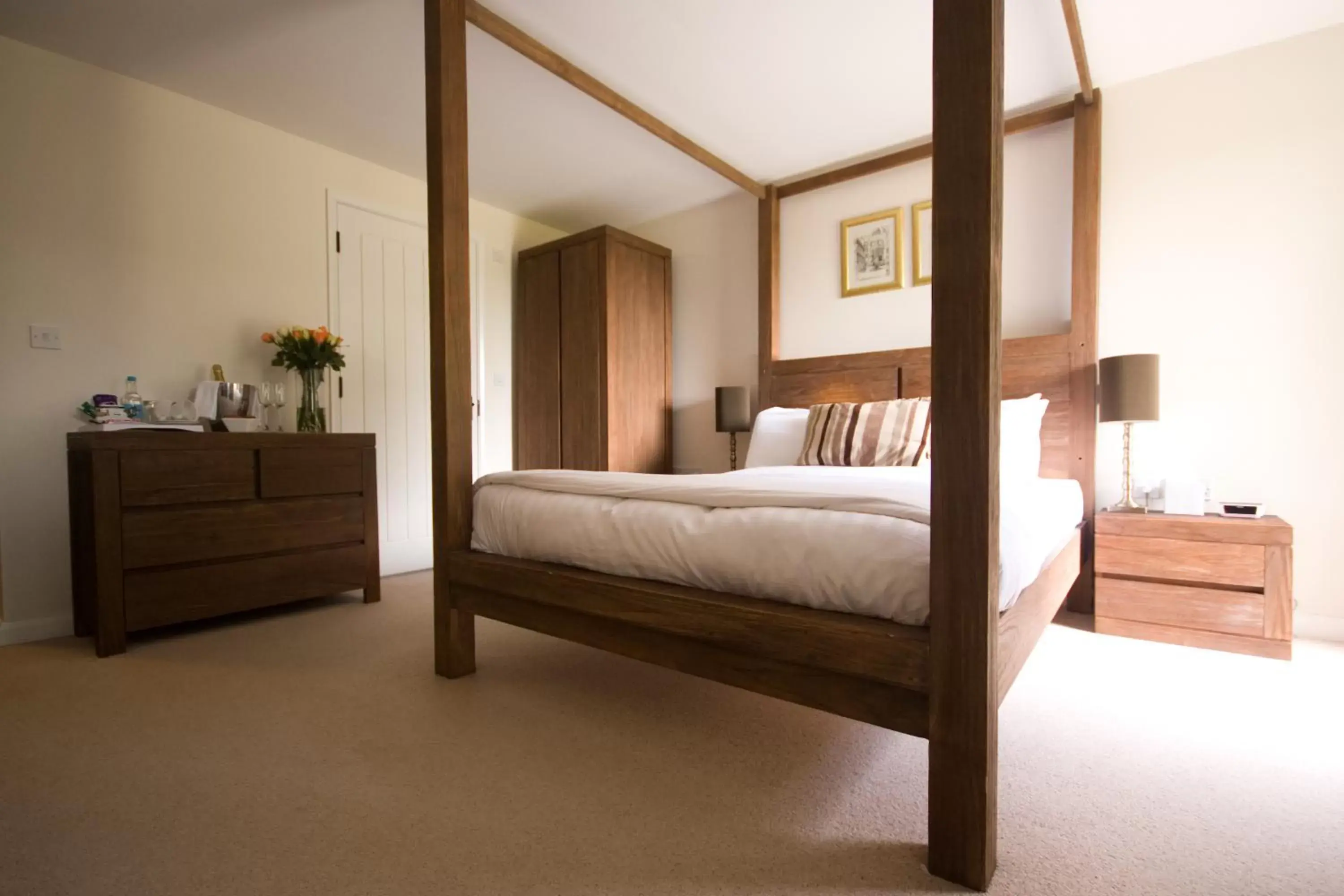 Bed in Crouchers Hotel