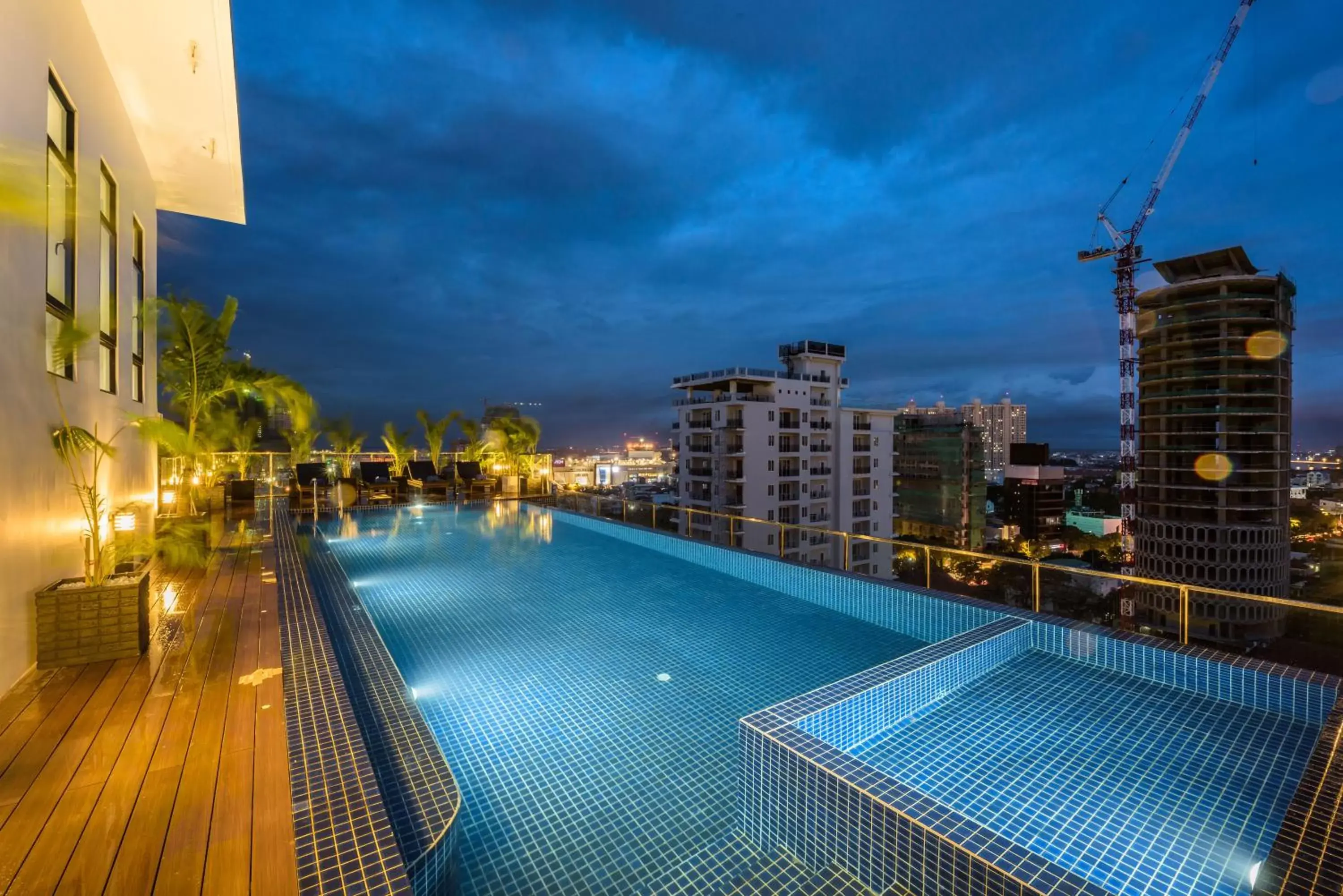 Swimming Pool in Mansion 51 Hotel & Apartment