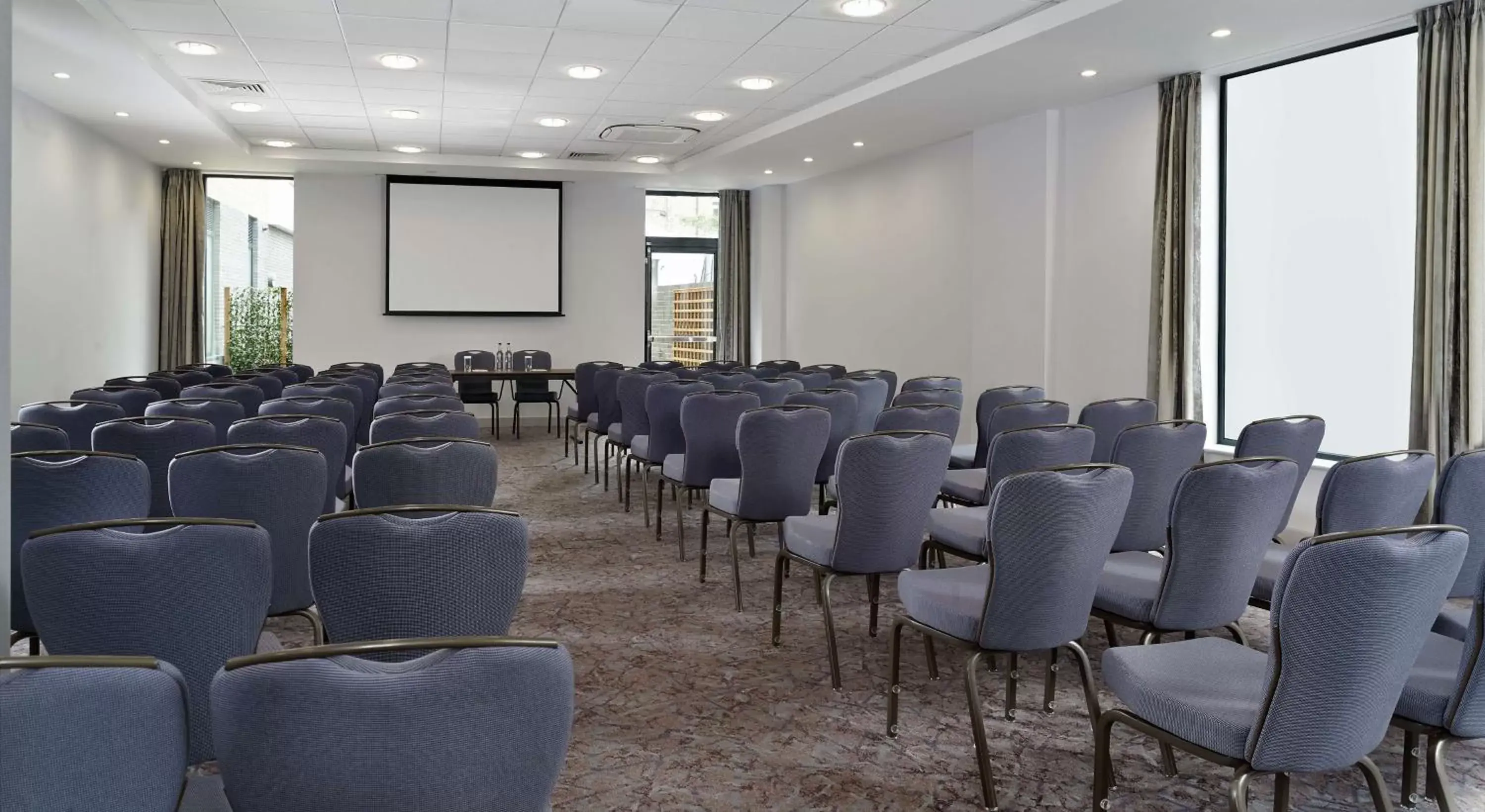 Meeting/conference room in DoubleTree by Hilton London Angel Kings Cross