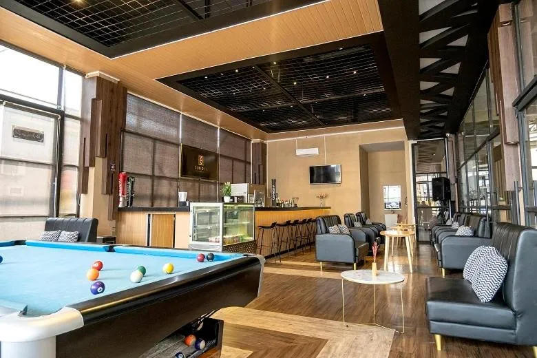 Lounge or bar in Premiere Hotel Tegal