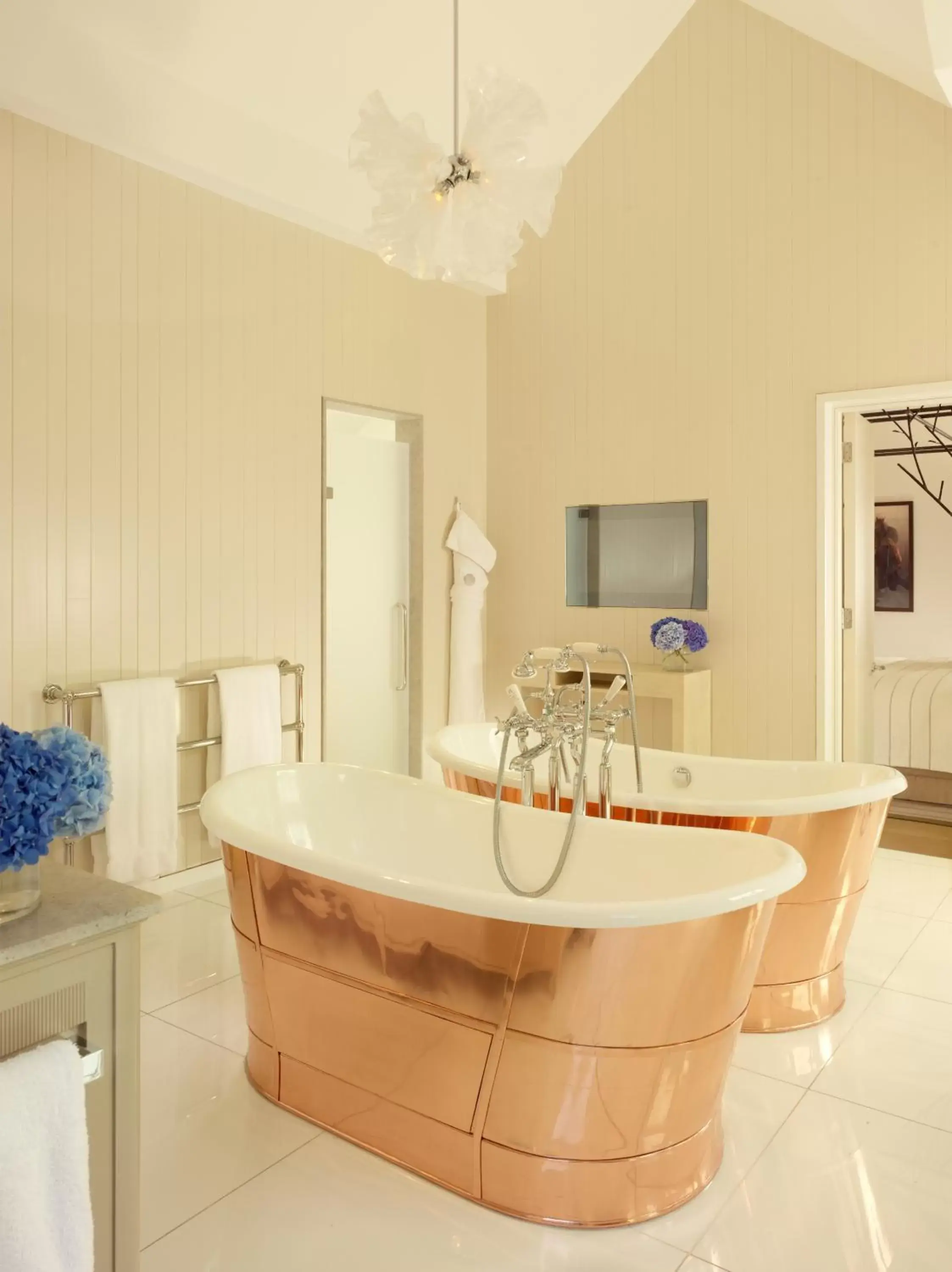 Bathroom in Coworth Park - Dorchester Collection