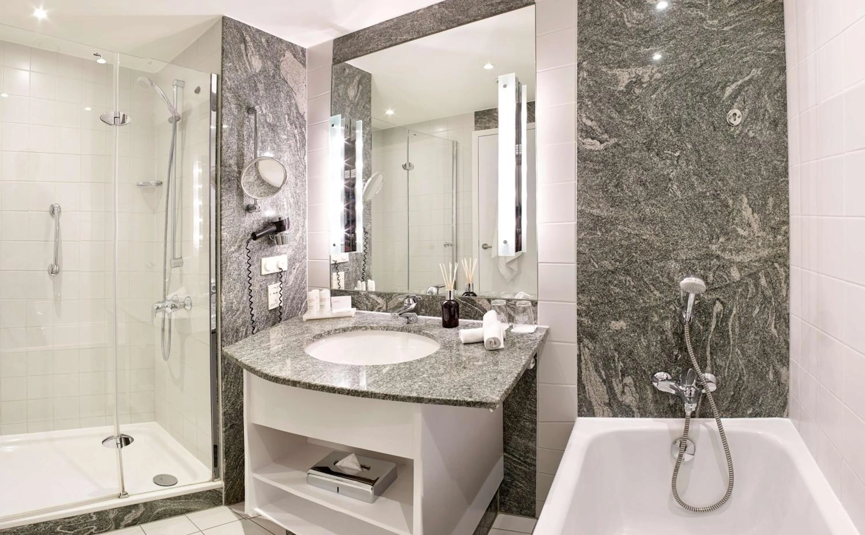 Bathroom in Radisson BLU Palace Hotel, Spa