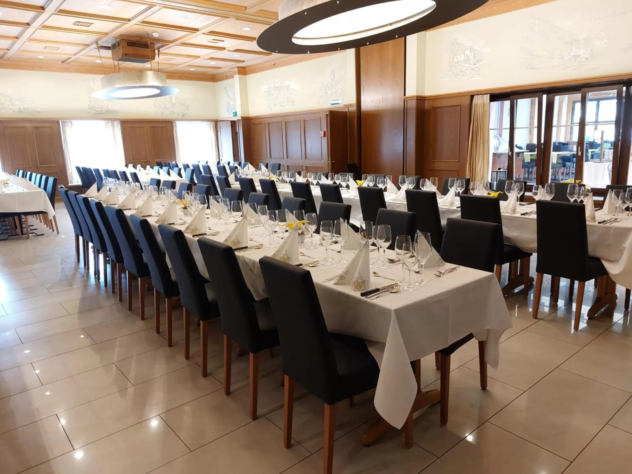 Restaurant/places to eat in Hotel Post