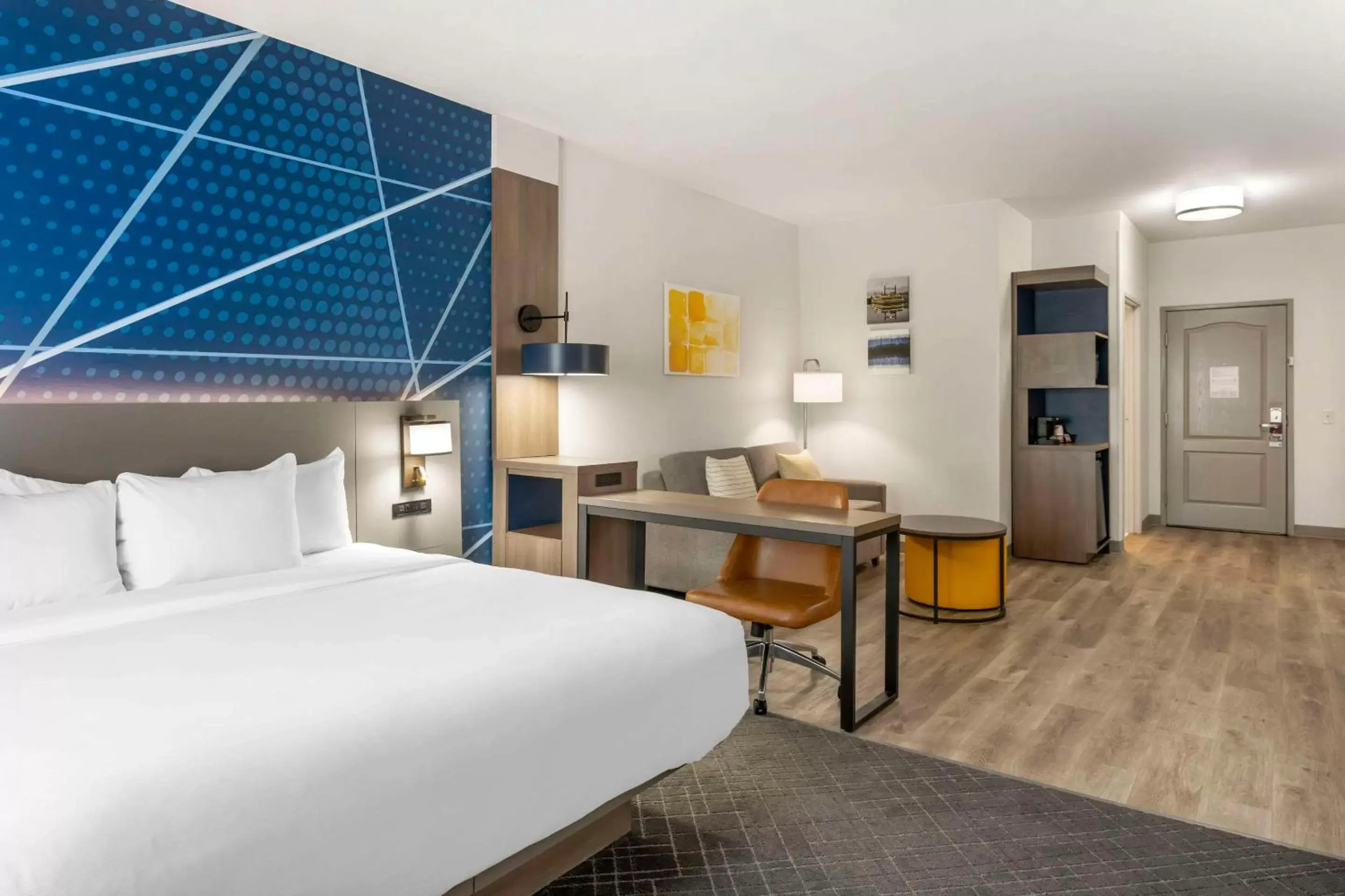 Bedroom, Bed in Comfort Suites Bedroom, Bed in Comfort Suites