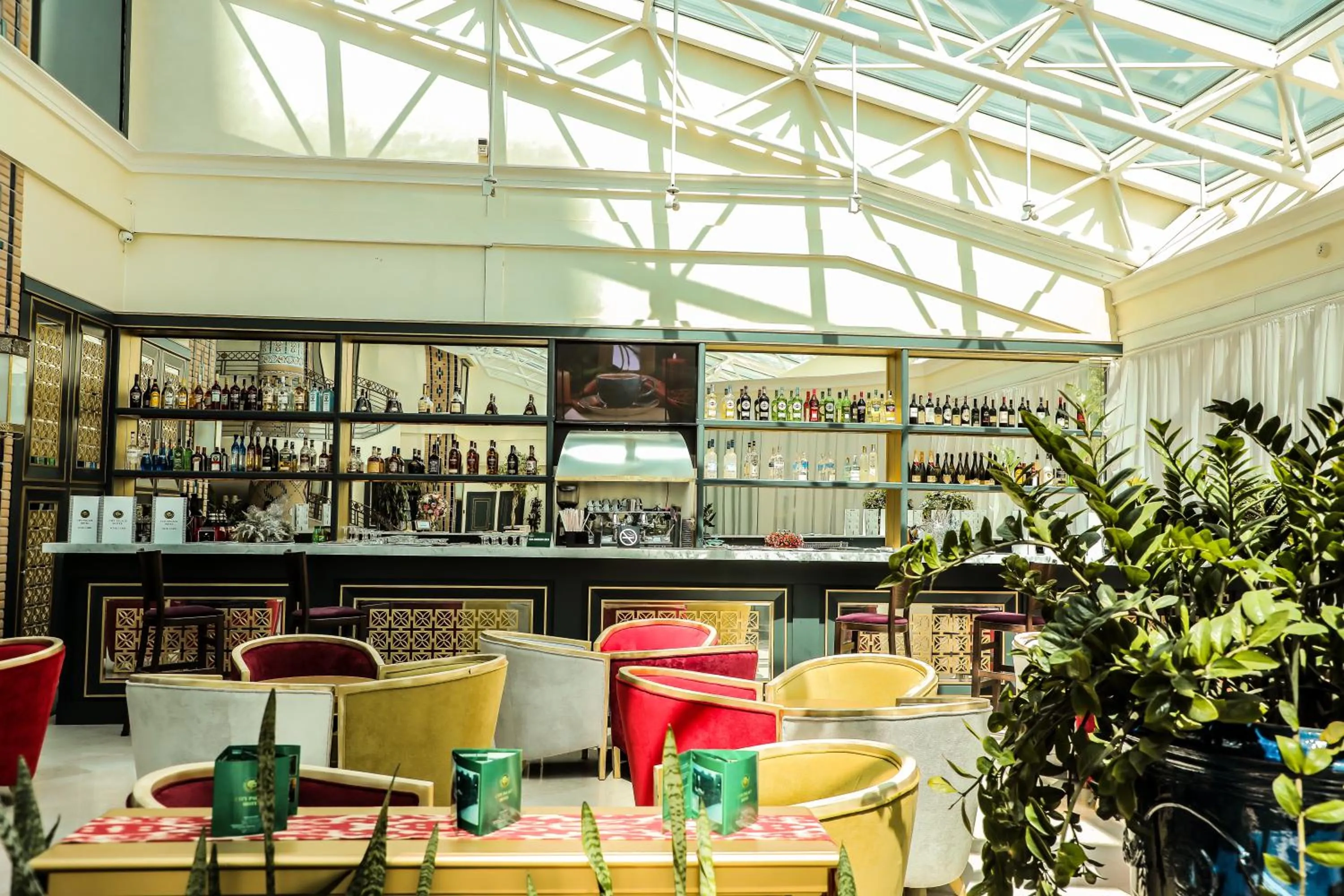 Lounge or bar in City Palace Hotel Tashkent