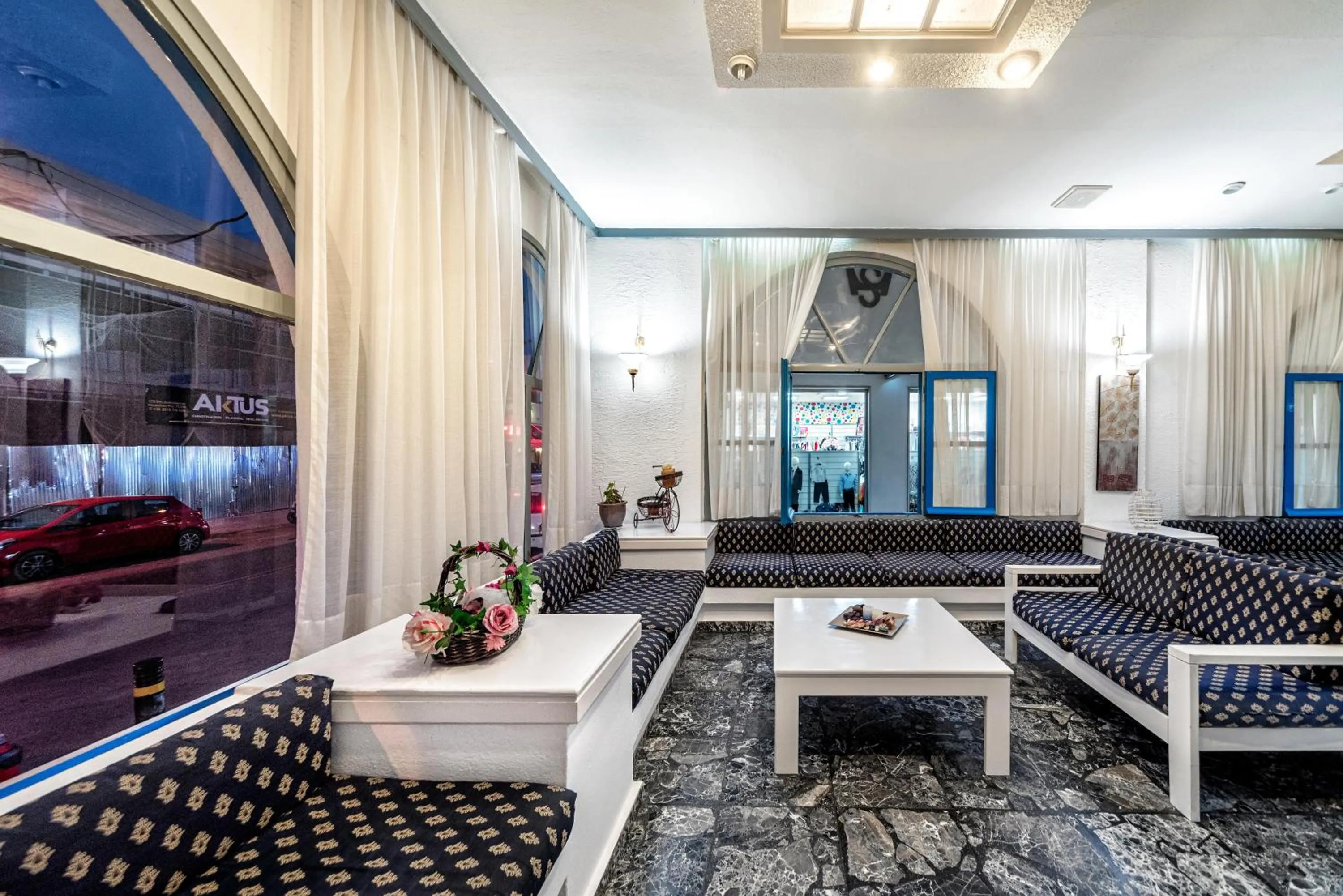 Lobby or reception in Hotel Iro