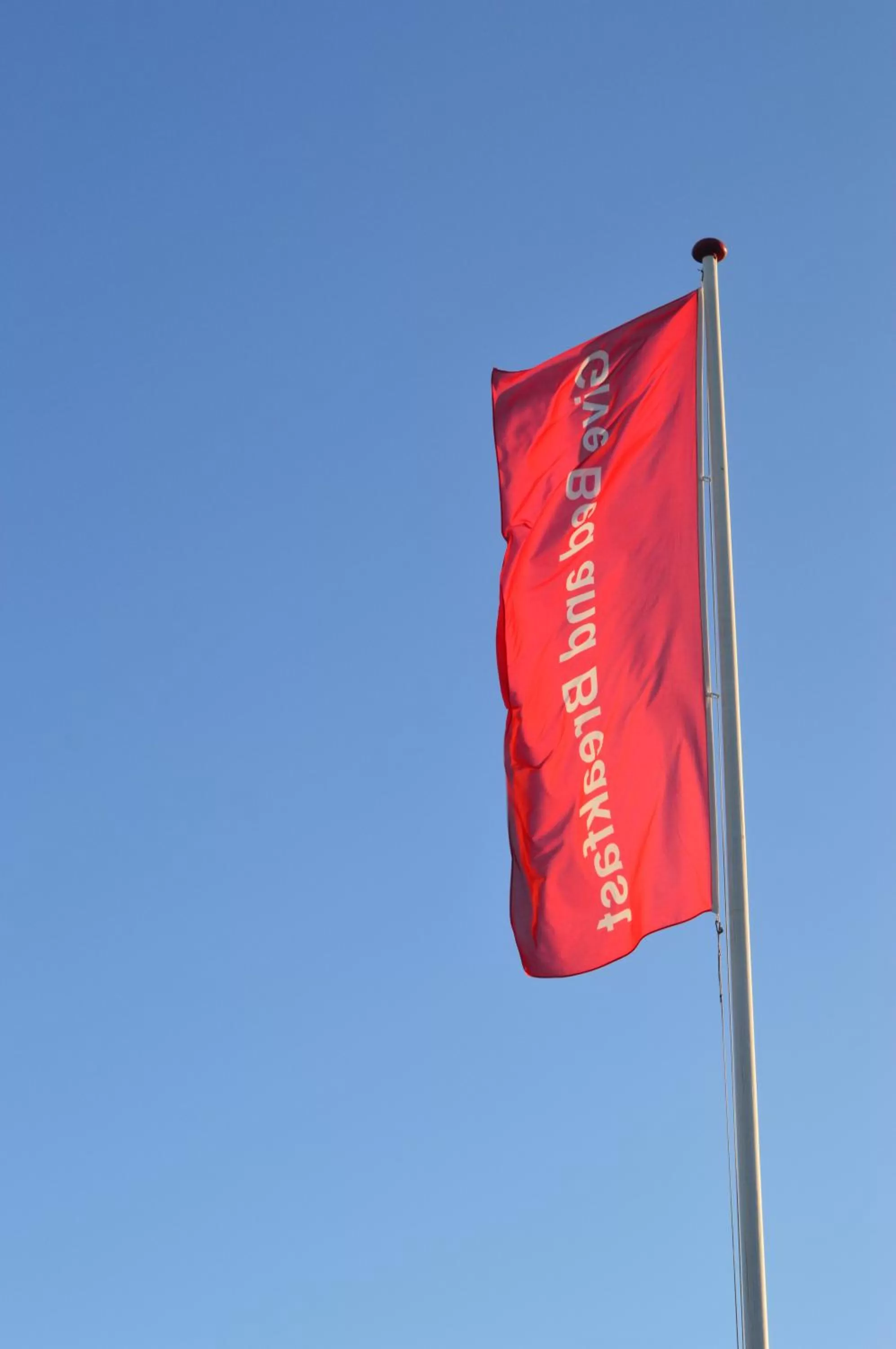 Give Bed & Breakfast