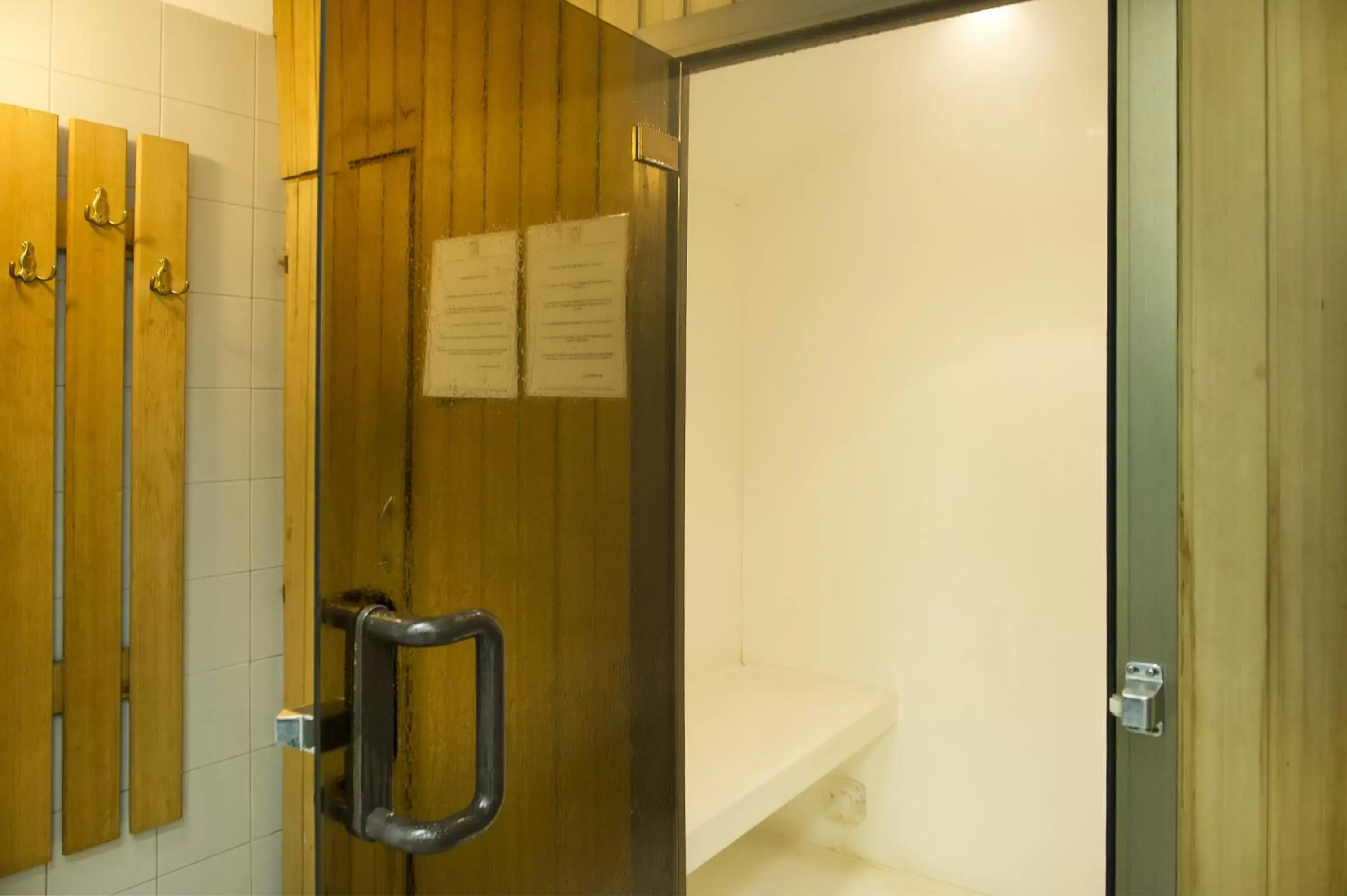 Steam room, Bathroom in Abacus Hotel
