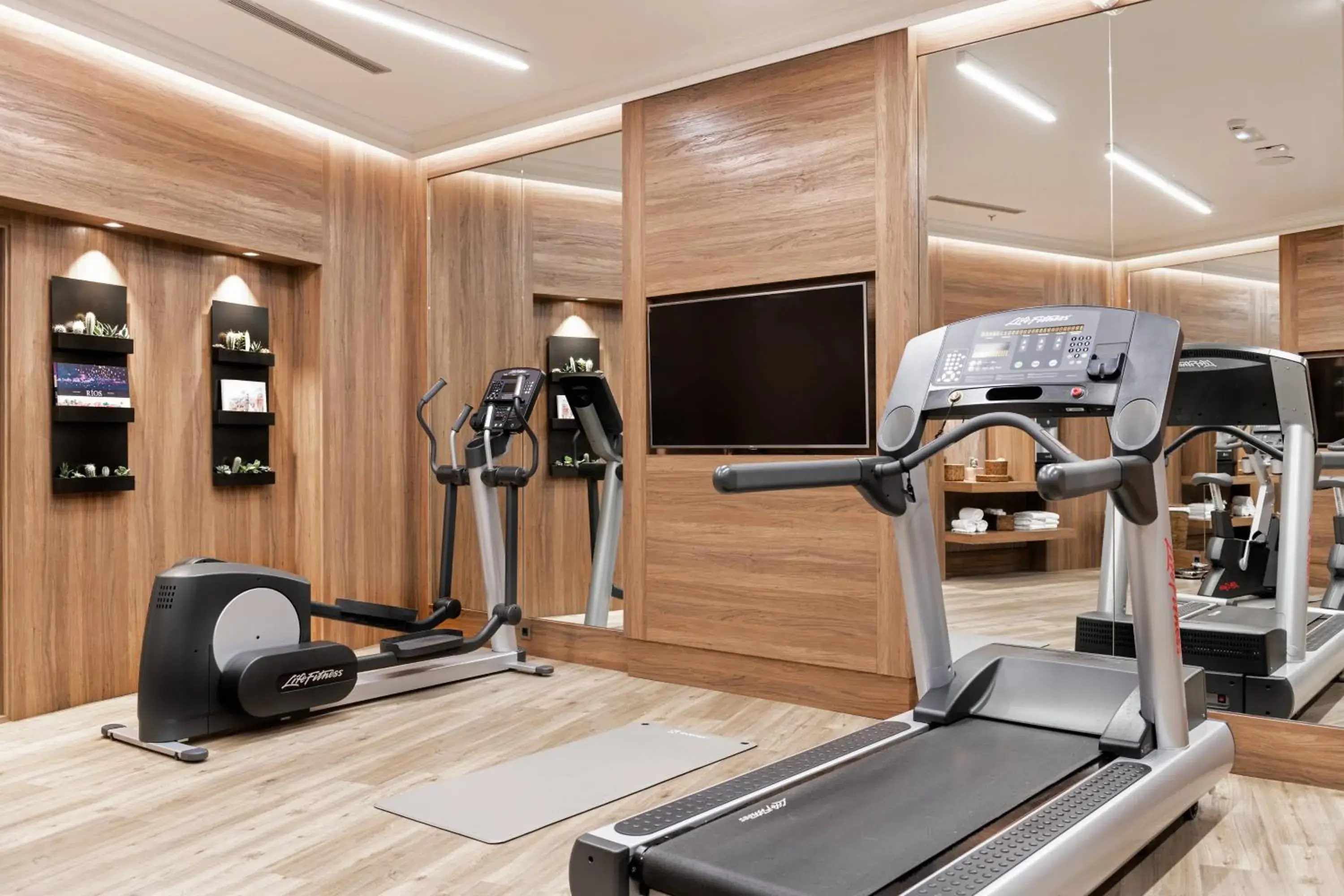 Fitness centre/facilities, Fitness Center/Facilities in Círculo Gran Vía, Autograph Collection (Adults Only)