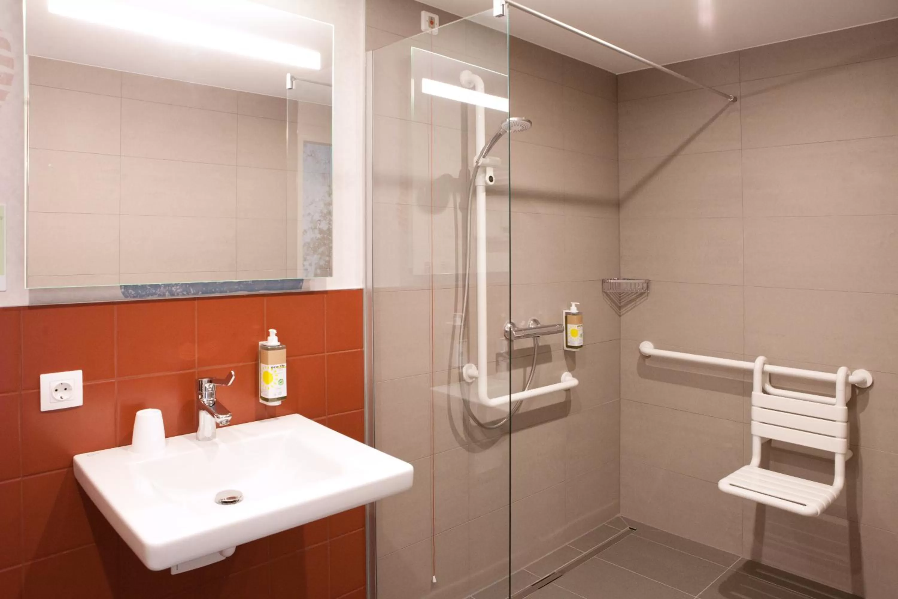 Shower in greet Wien City Nord
