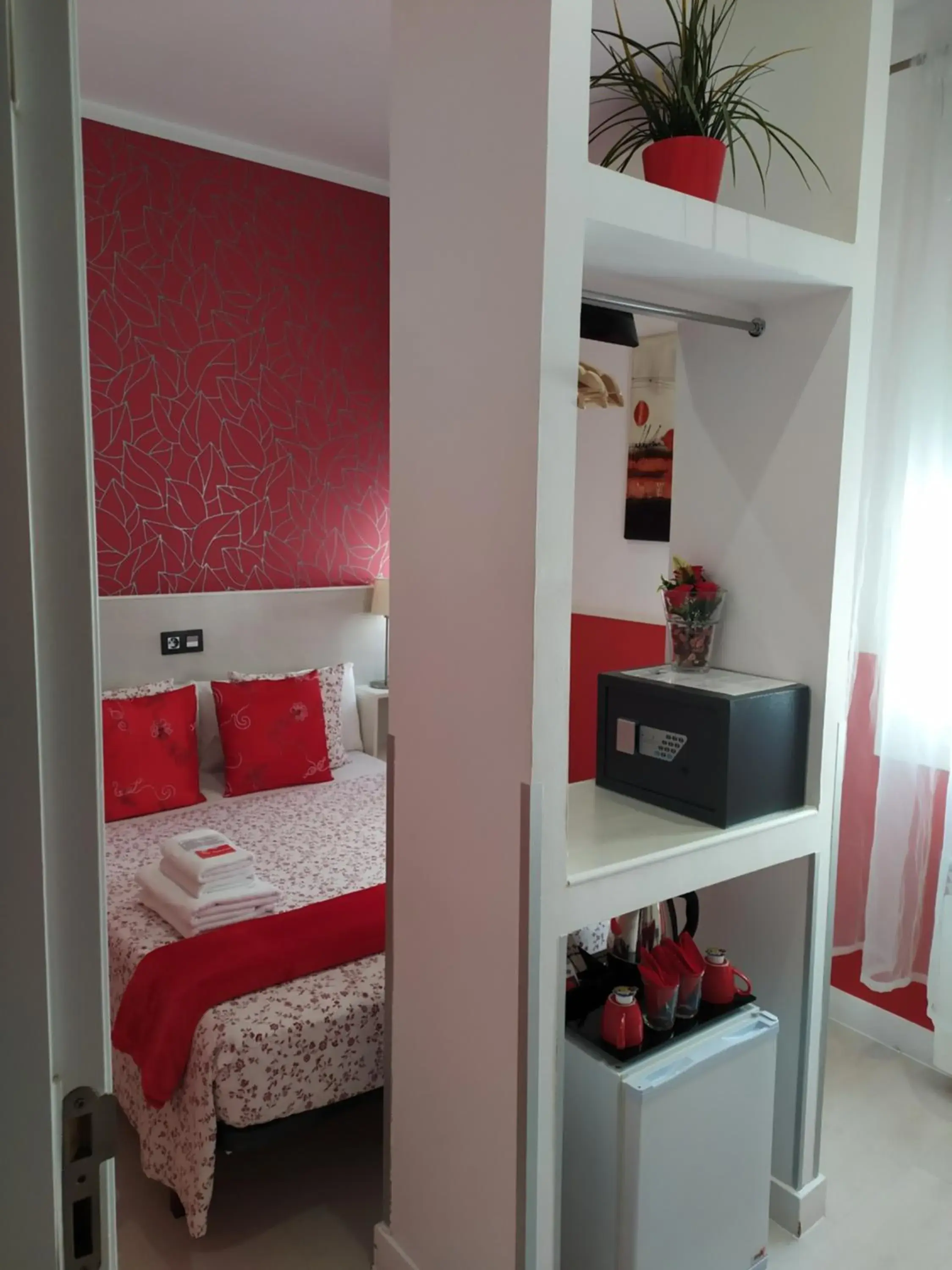 Bedroom, Bed in Hostal Inn Madrid
