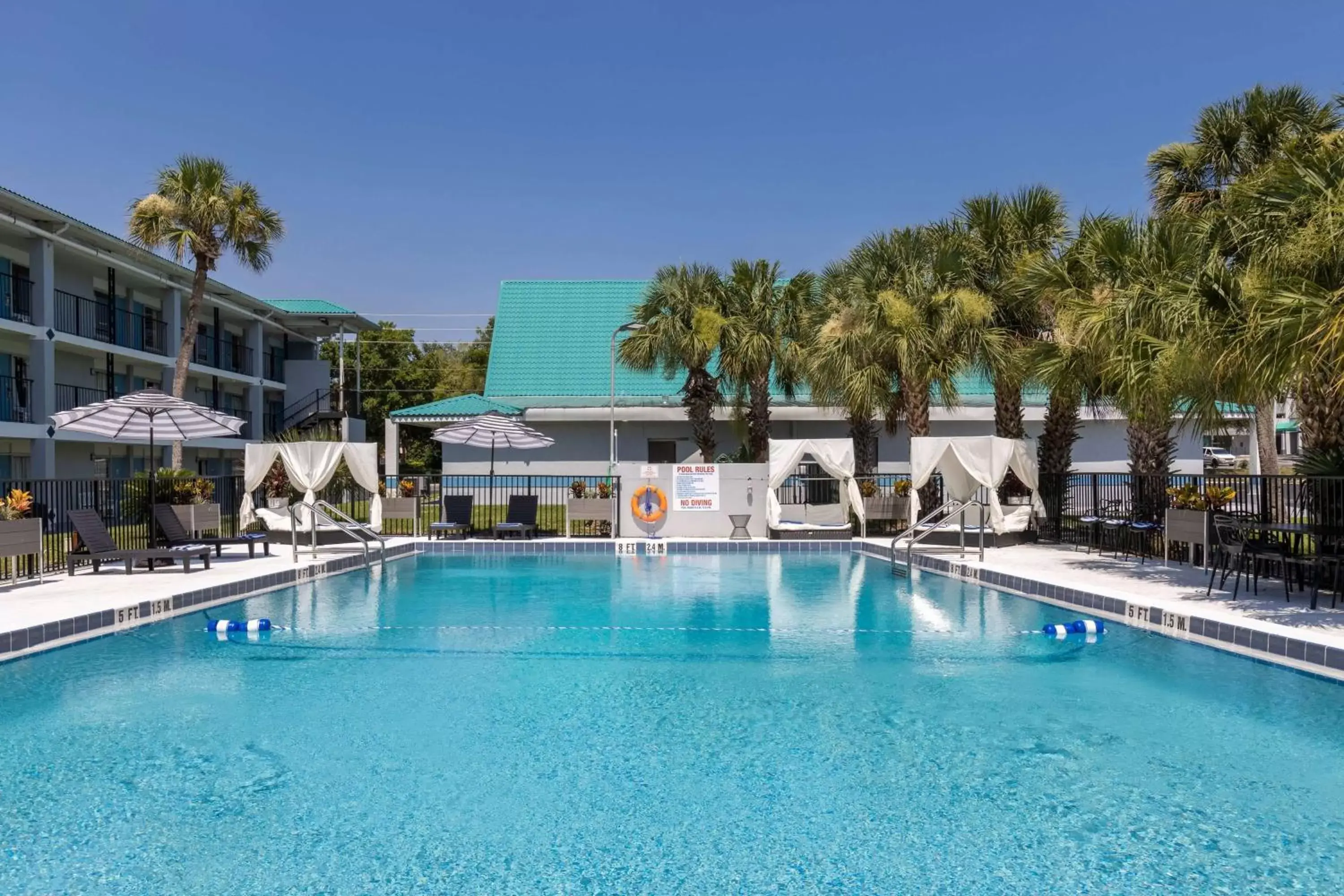 Pool view, Swimming Pool in Baymont by Wyndham Altamonte Springs