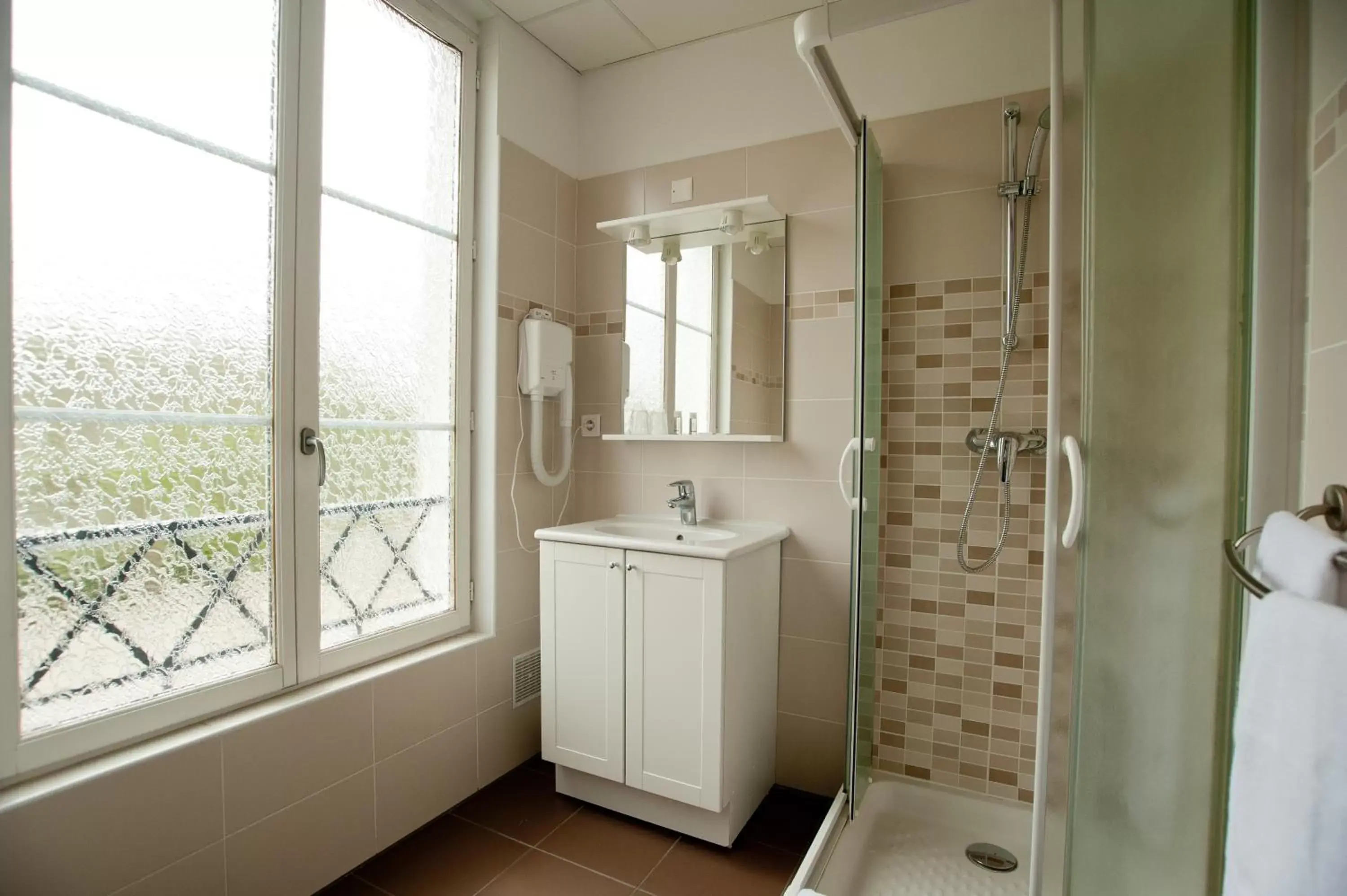 Bathroom in Logis Hotel Beaudon