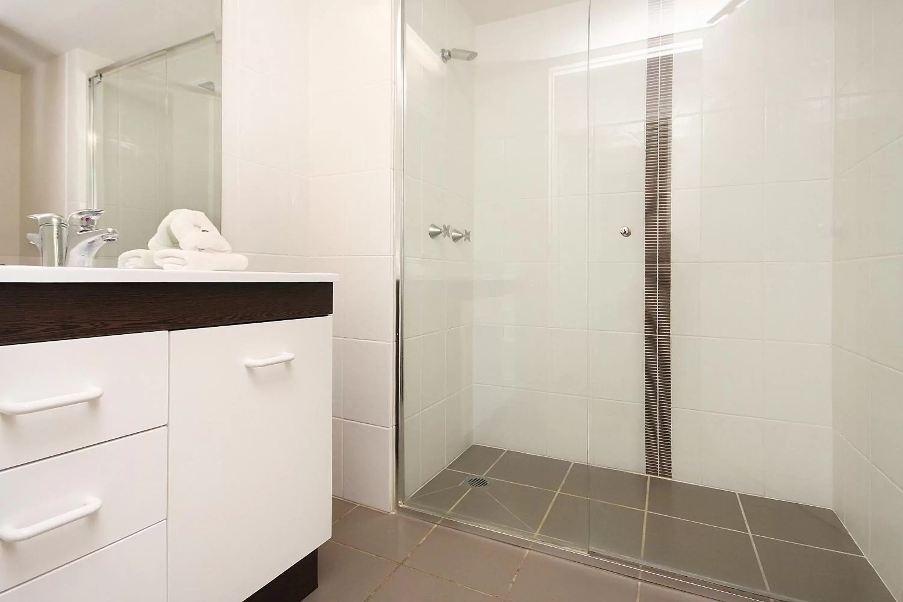 Bathroom in Spindrift on the Beach - Absolute Beachfront