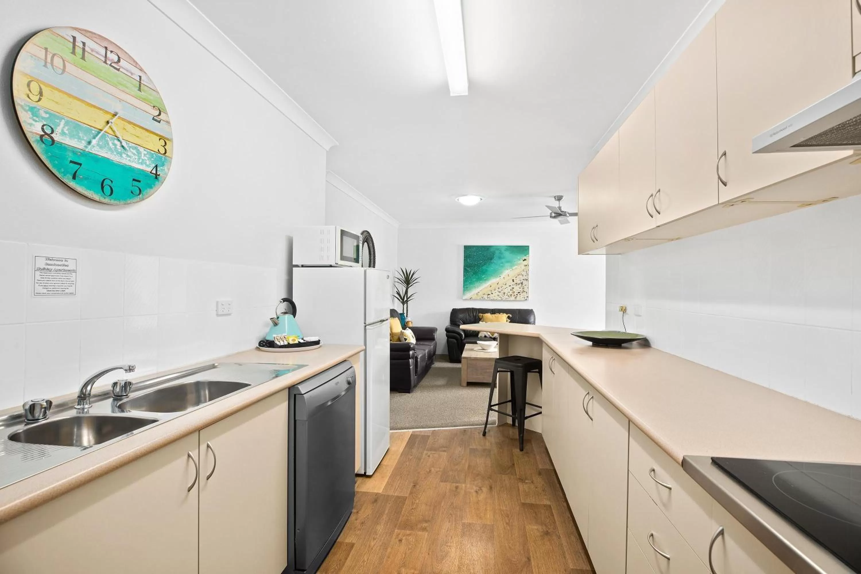 Kitchen or kitchenette in Sandcastles Holiday Apartments