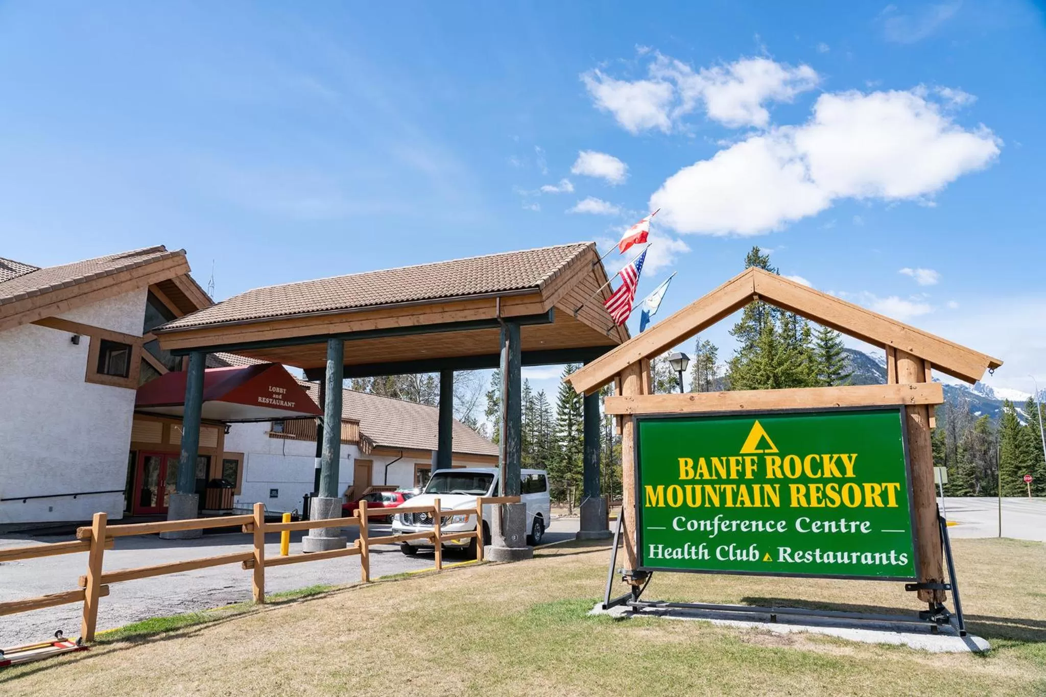 Facade/entrance in Banff Rocky Mountain Resort