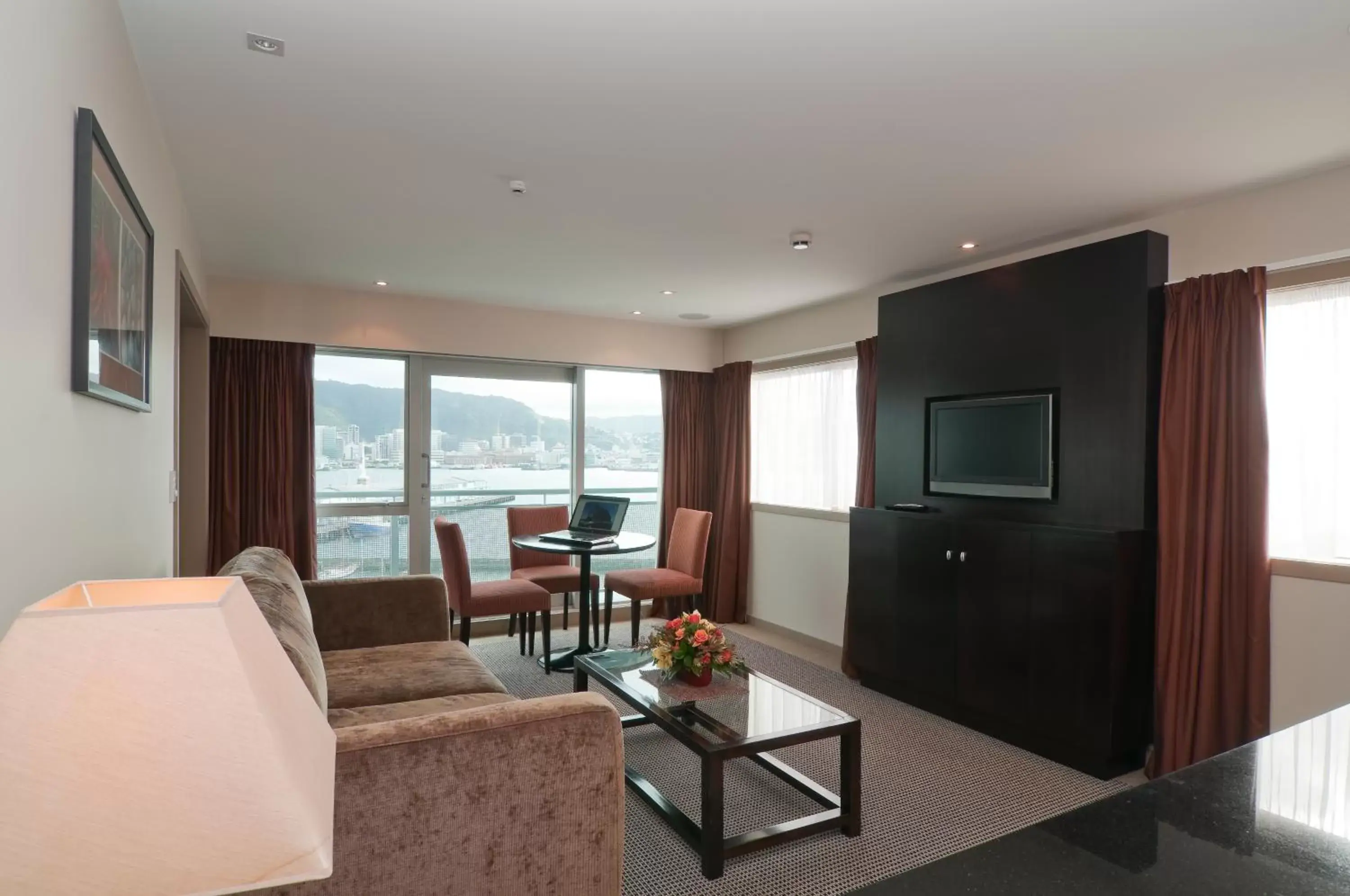 TV and multimedia, Seating Area in Copthorne Hotel Wellington, Oriental Bay