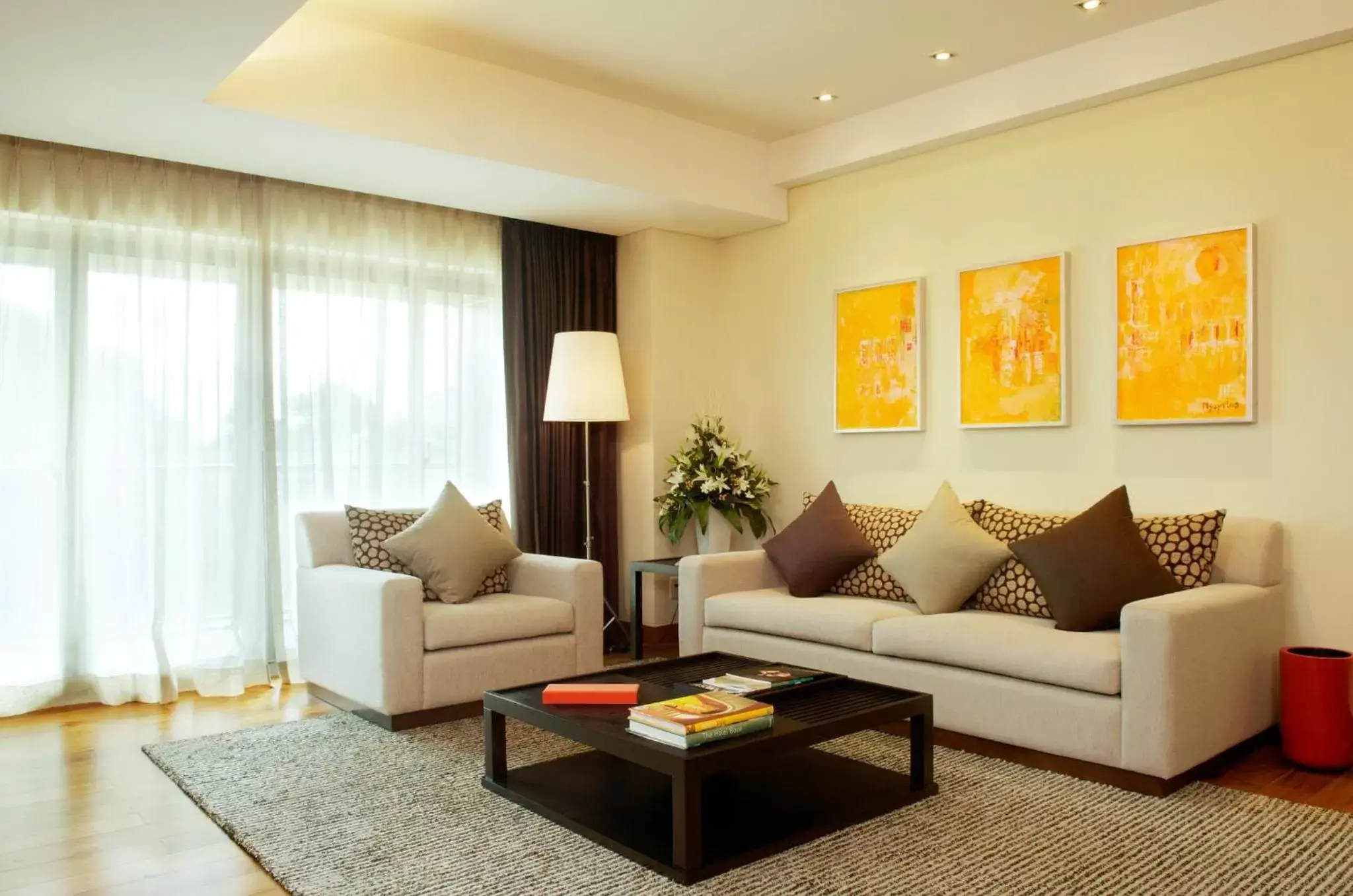 Photo of the whole room, Seating Area in InterContinental Saigon, an IHG Hotel