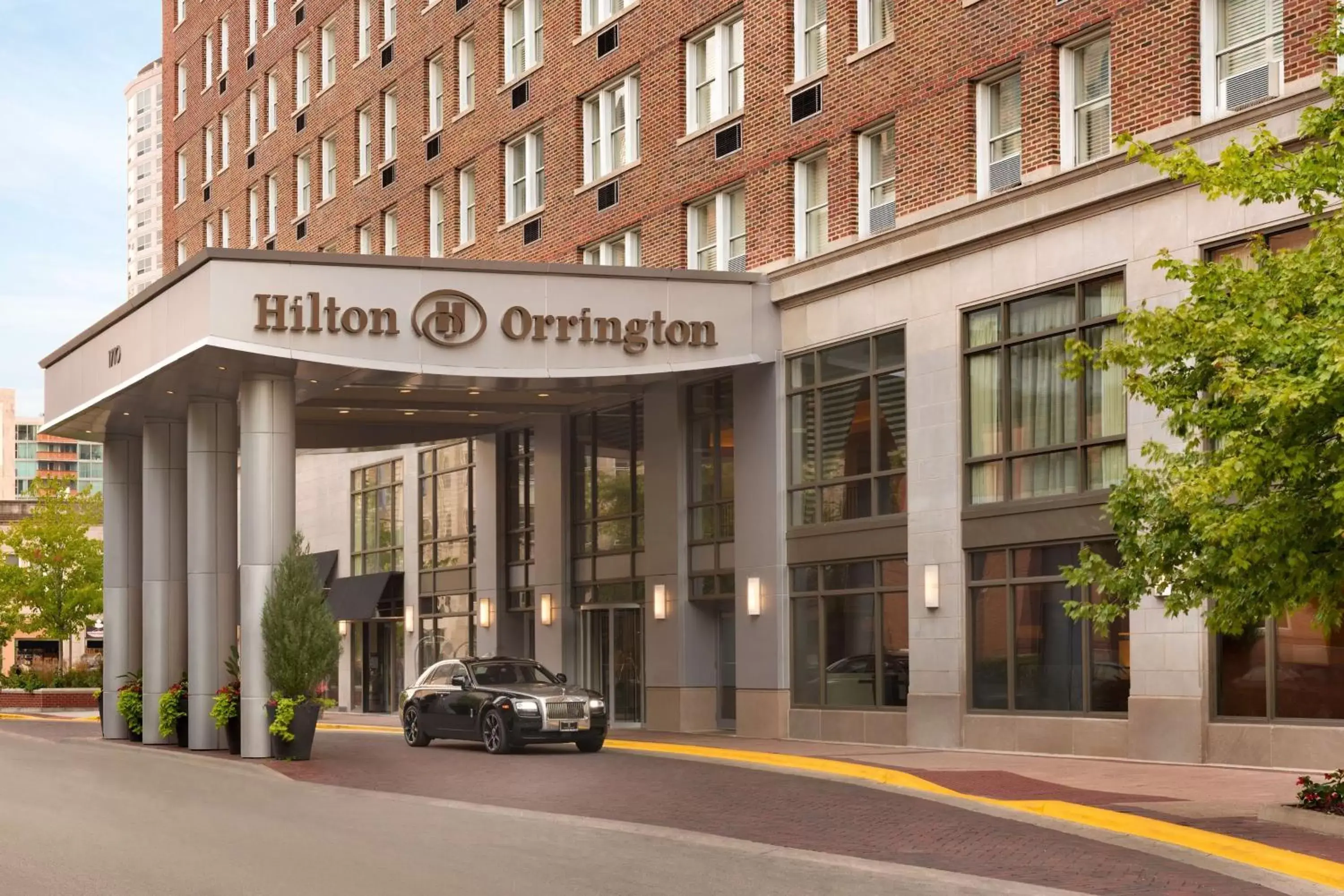 Property building in Hilton Orrington/Evanston
