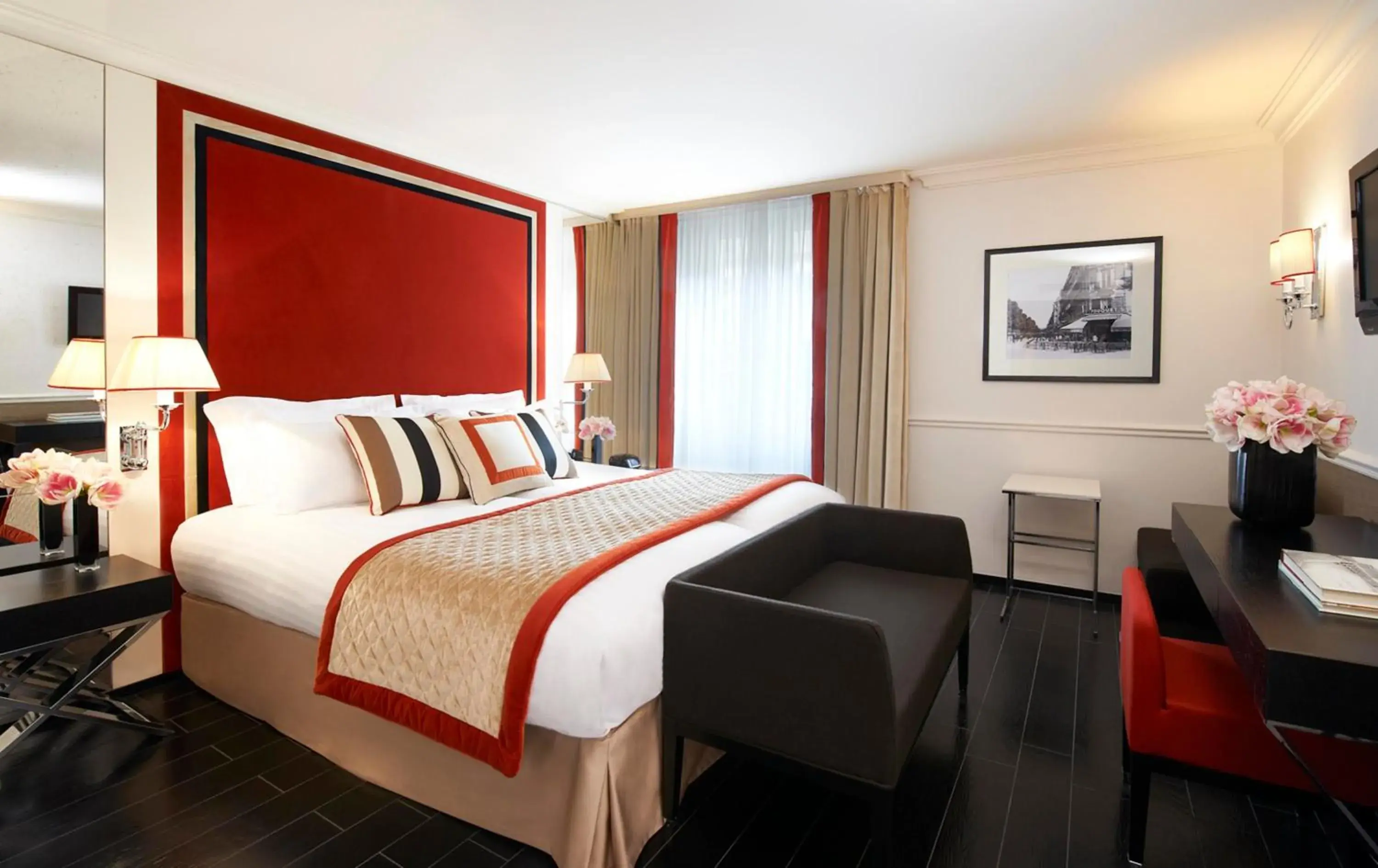TV and multimedia, Bed in Castille Paris – Starhotels Collezione