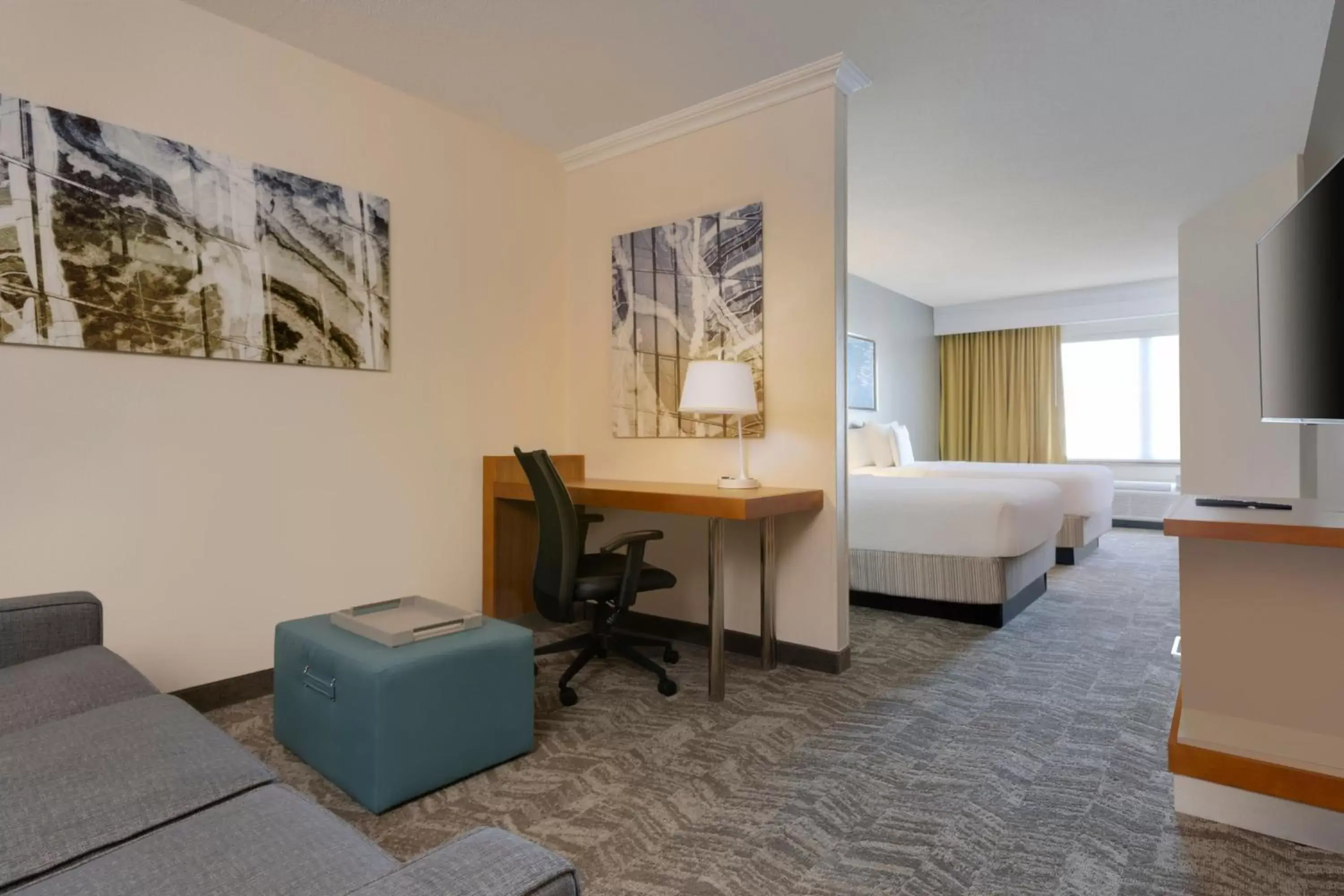 Bedroom in SpringHill Suites by Marriott Newark International Airport