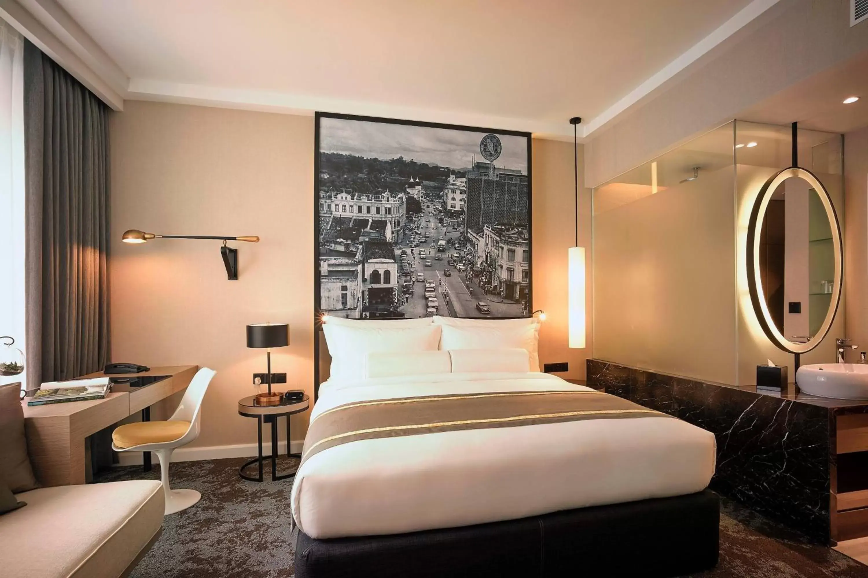 Photo of the whole room, Bed in Hotel Stripes Kuala Lumpur, Autograph Collection