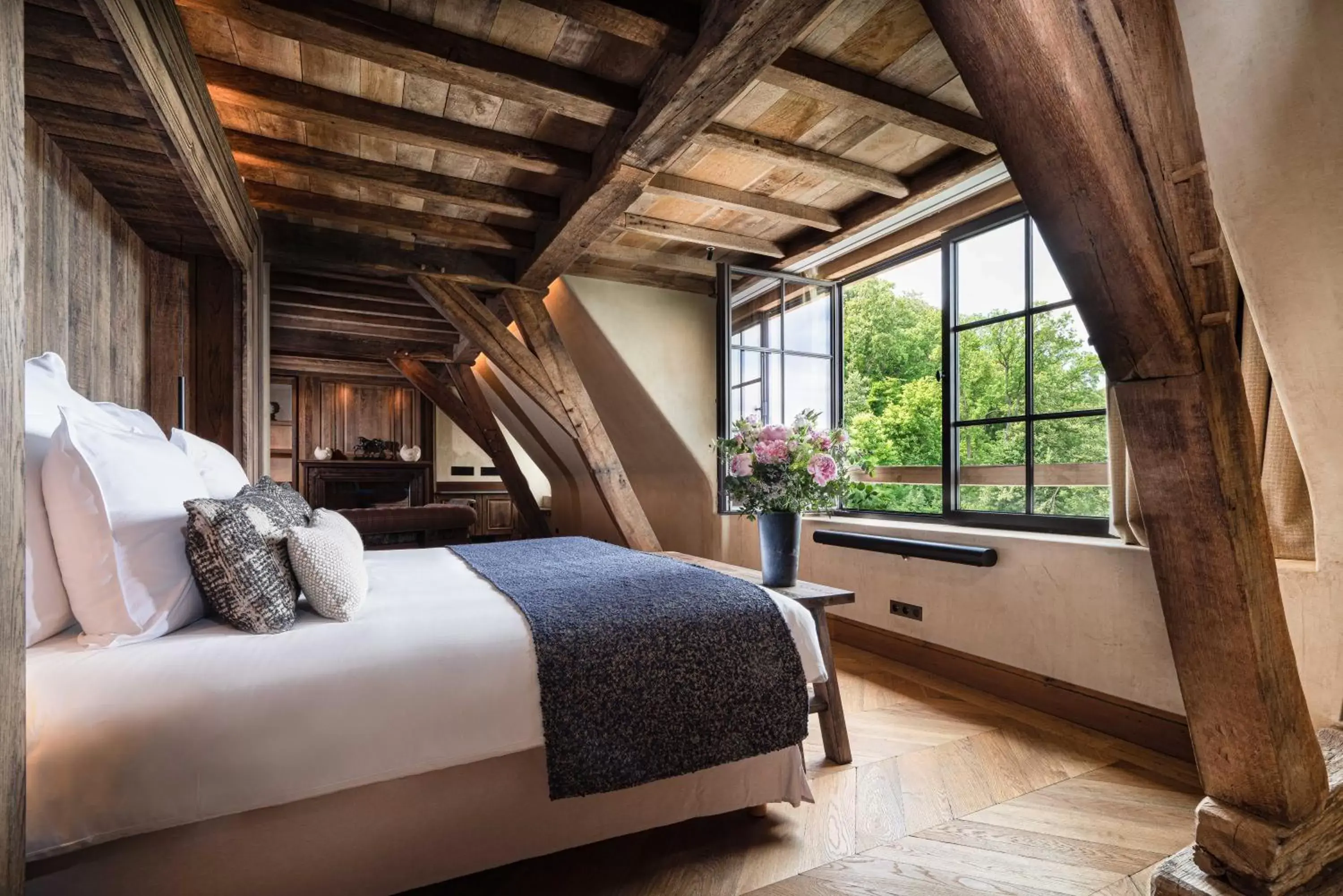 Photo of the whole room, Bed in La Ferme Saint Simeon Spa - Relais & Chateaux