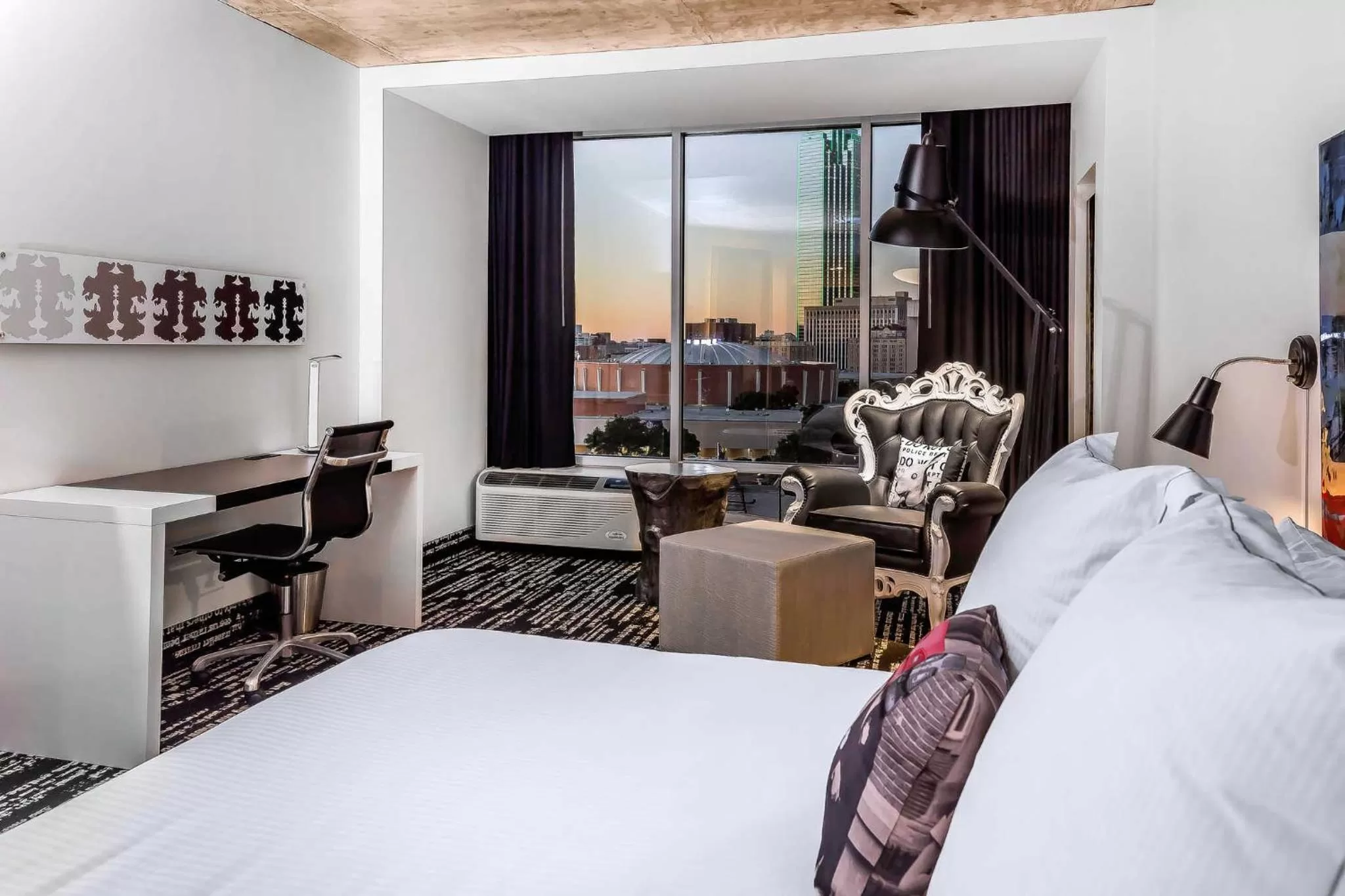 Photo of the whole room, Bed in Lorenzo Hotel Dallas, Tapestry Collection by Hilton