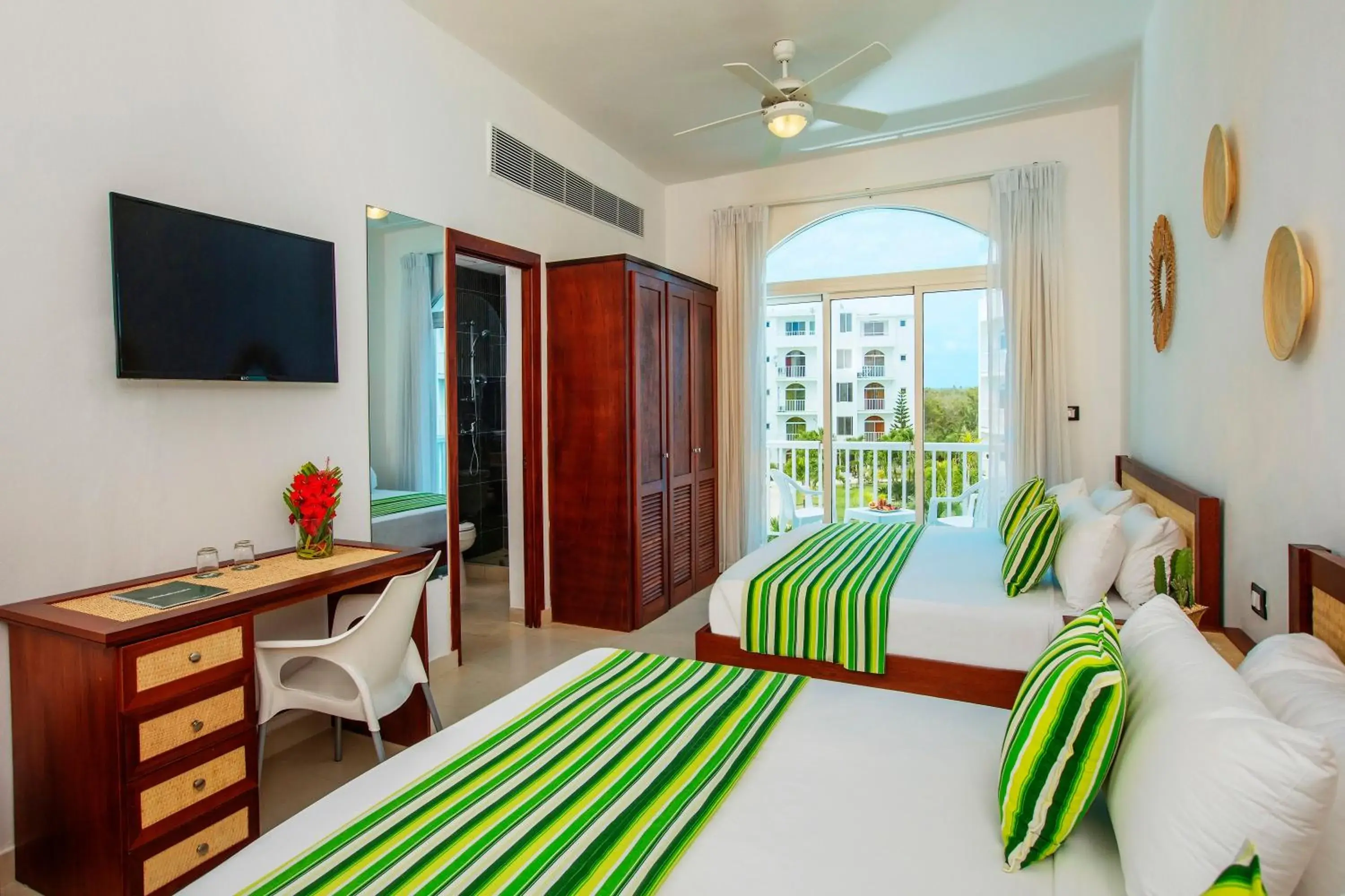 Bedroom, Bed in HM Alma de Bayahibe - Adults Only