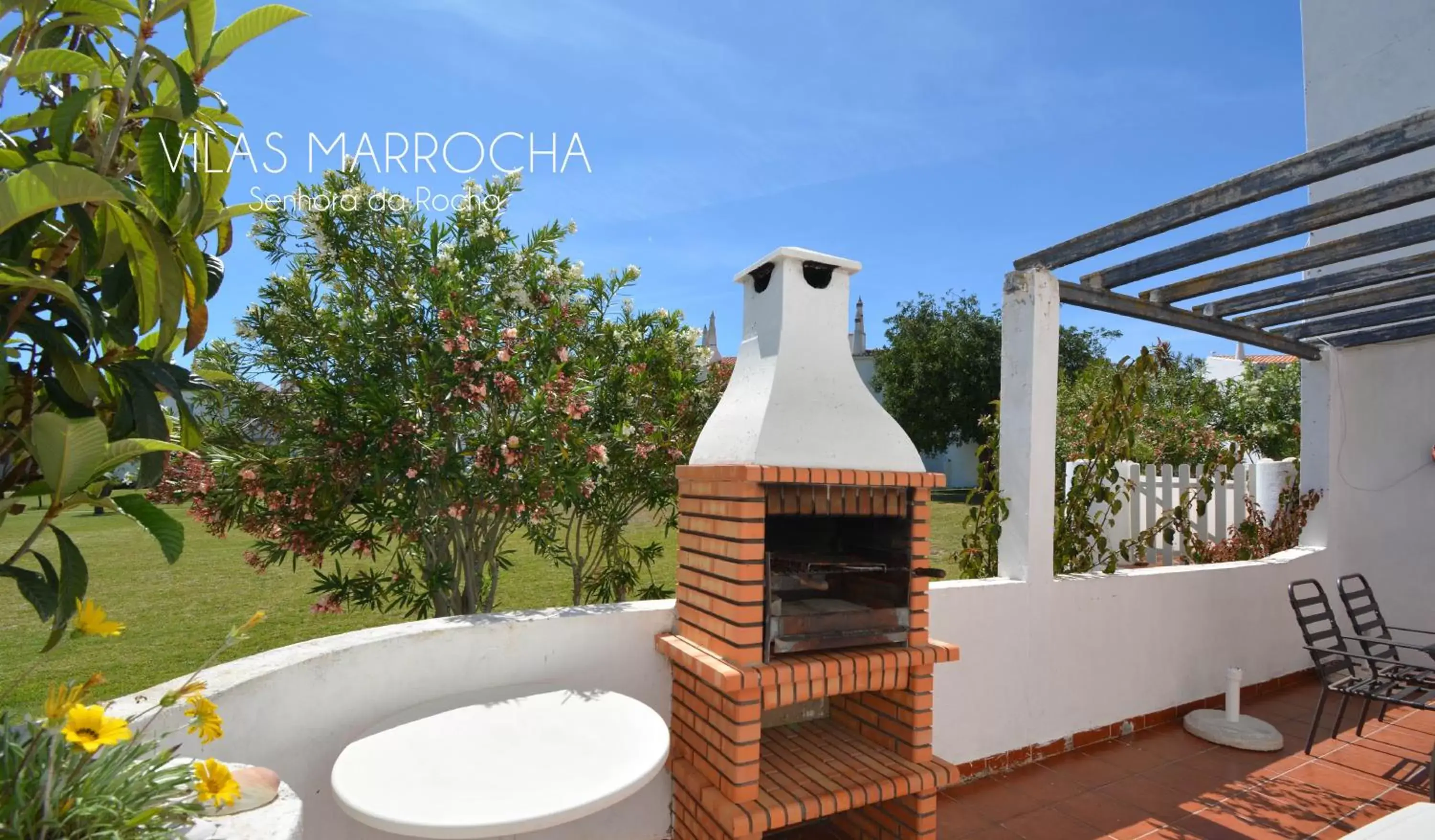 Patio, BBQ Facilities in Vilas Marrocha