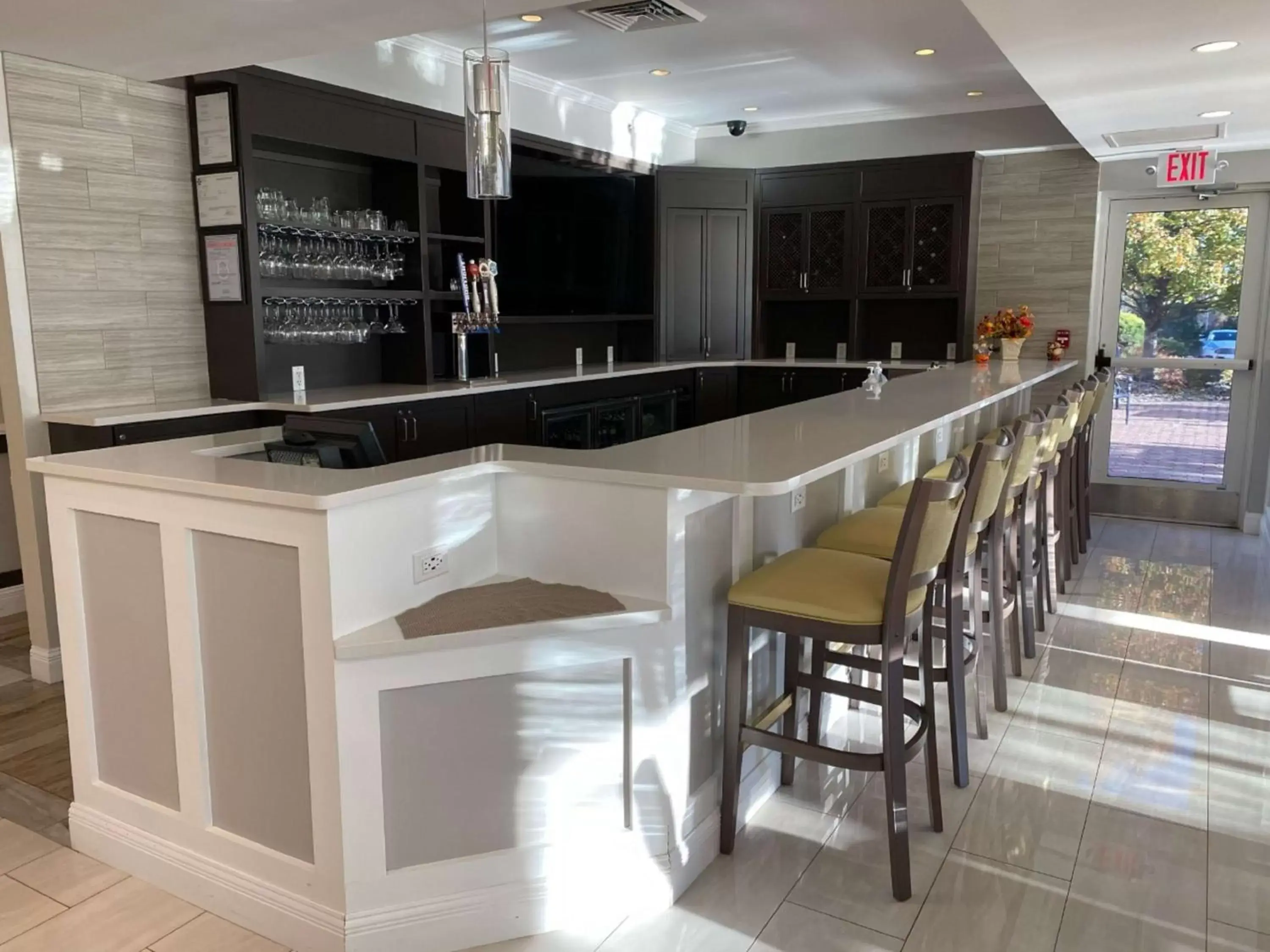 Lounge or bar in Hilton Garden Inn Columbia Lounge or bar in Hilton Garden Inn Columbia