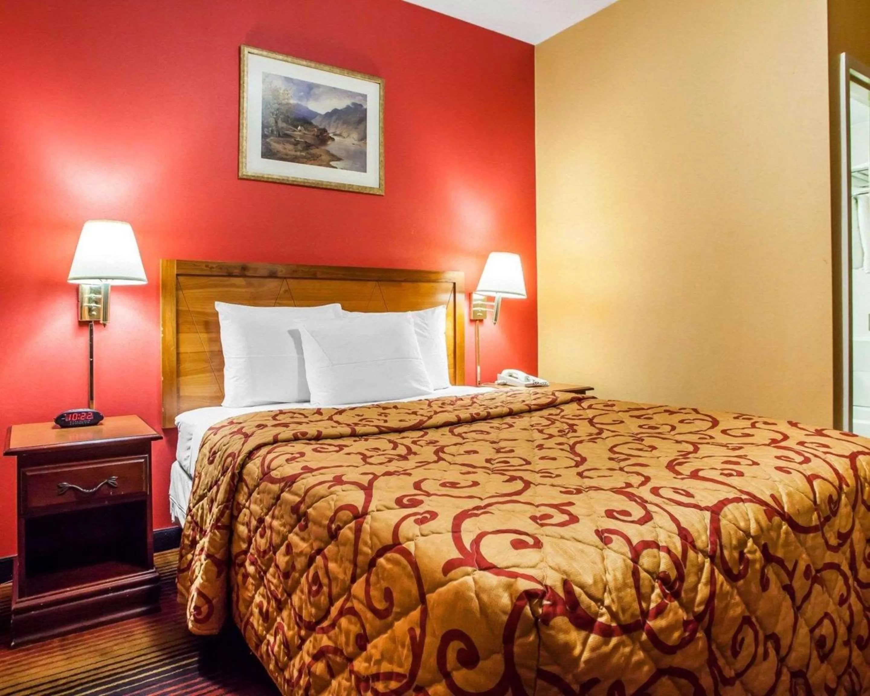 Photo of the whole room, Bed in Rodeway Inn