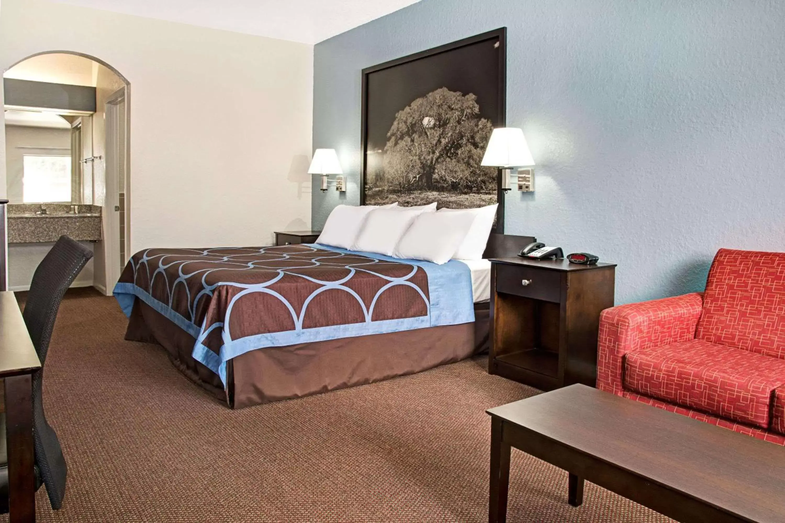 Photo of the whole room, Bed in Super 8 by Wyndham Houston/Brookhollow NW
