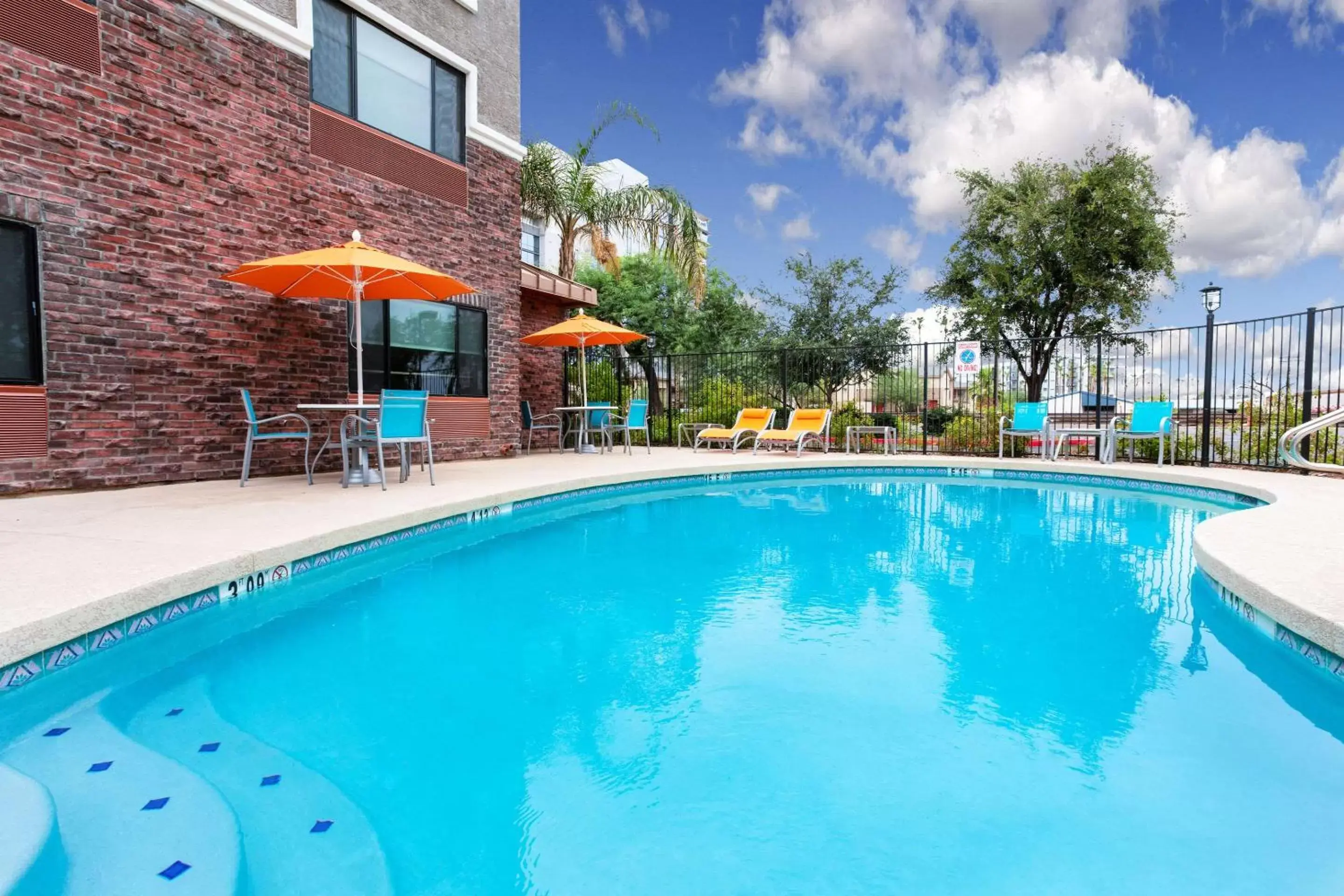 Pool view, Swimming Pool in Sleep Inn & Suites Tempe ASU Campus