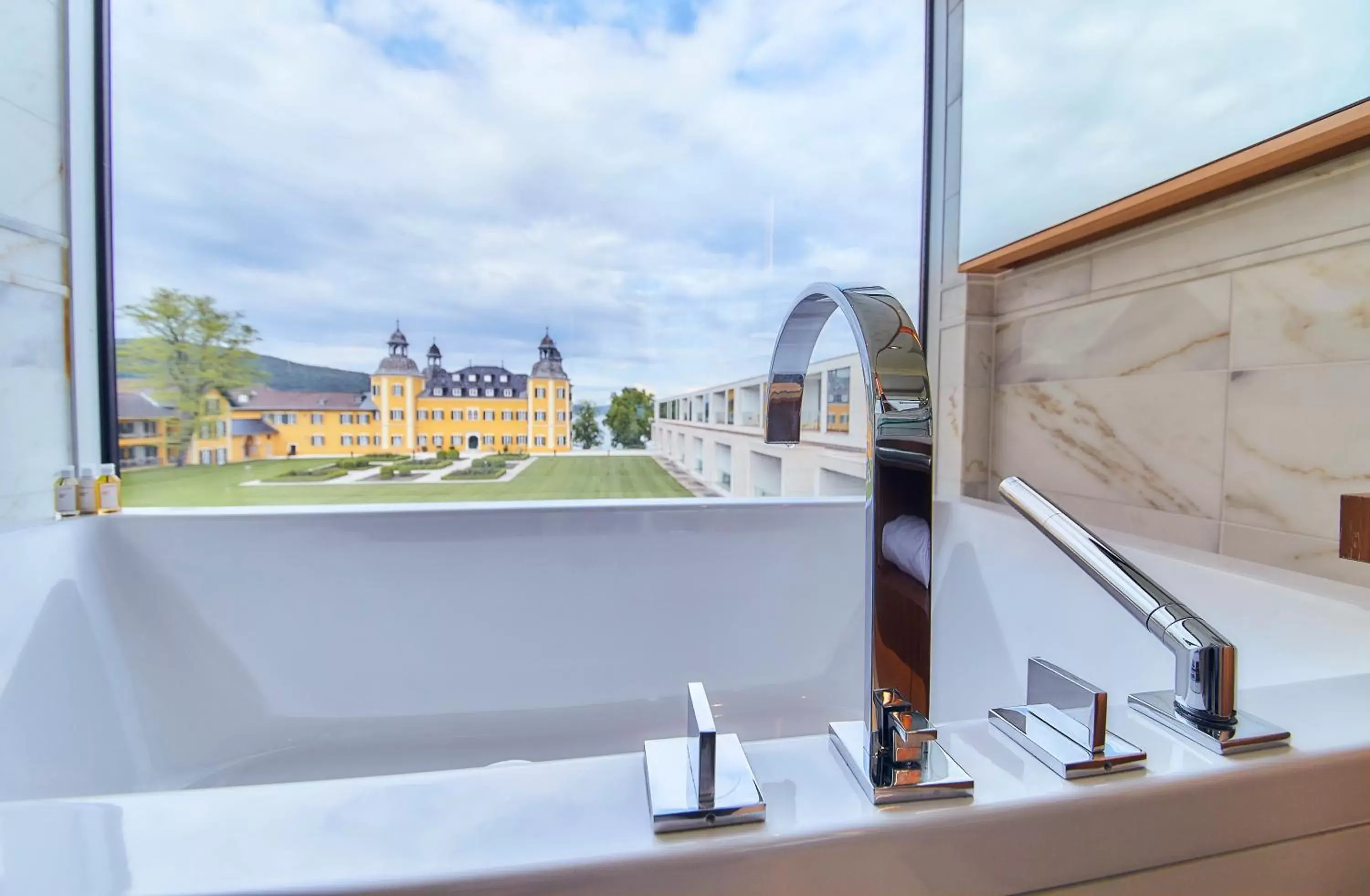 Bath in Falkensteiner Schlosshotel Velden – The Leading Hotels of the World