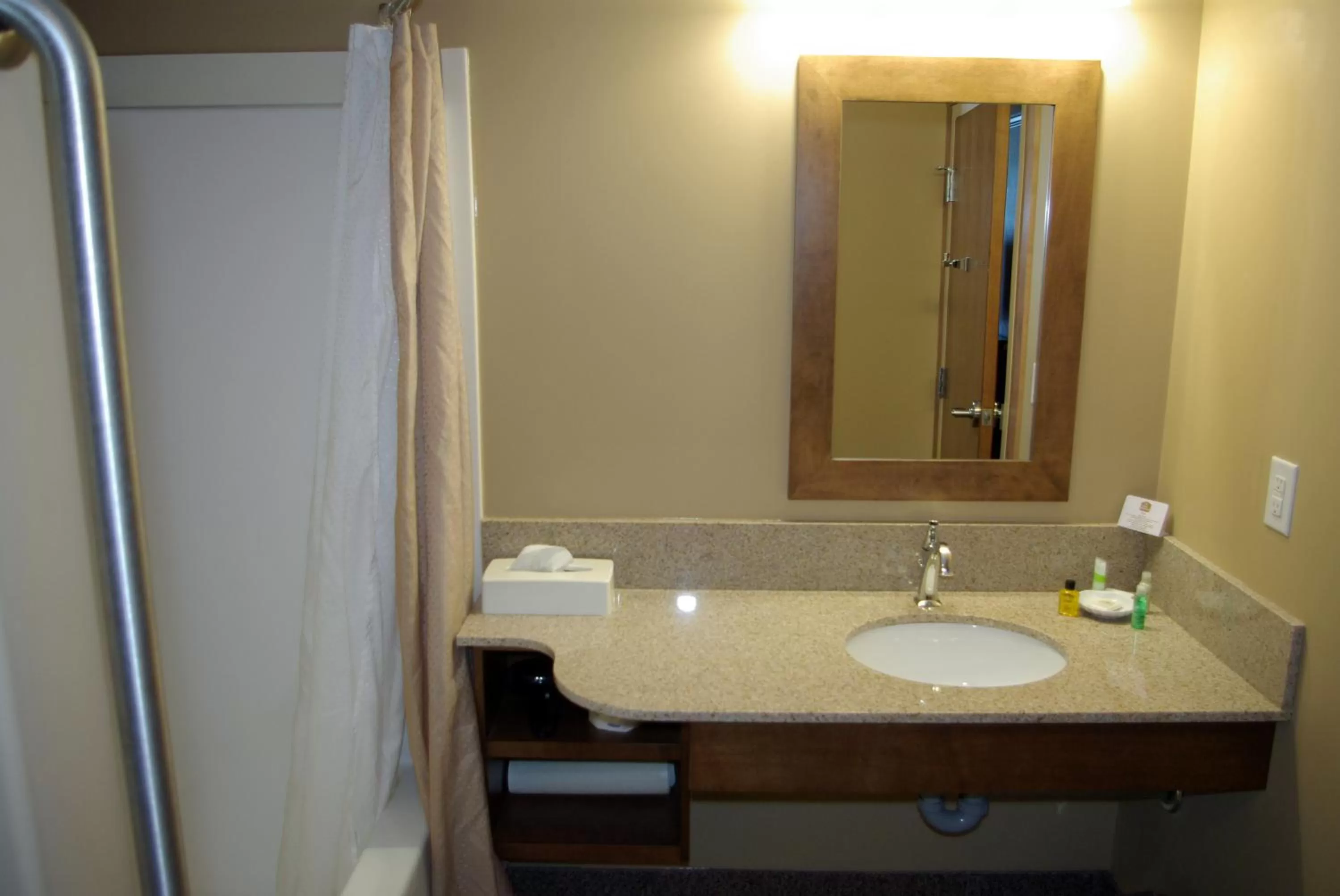 King Suite with Sofa Bed - Non-Smoking in Camrose Resort Hotel