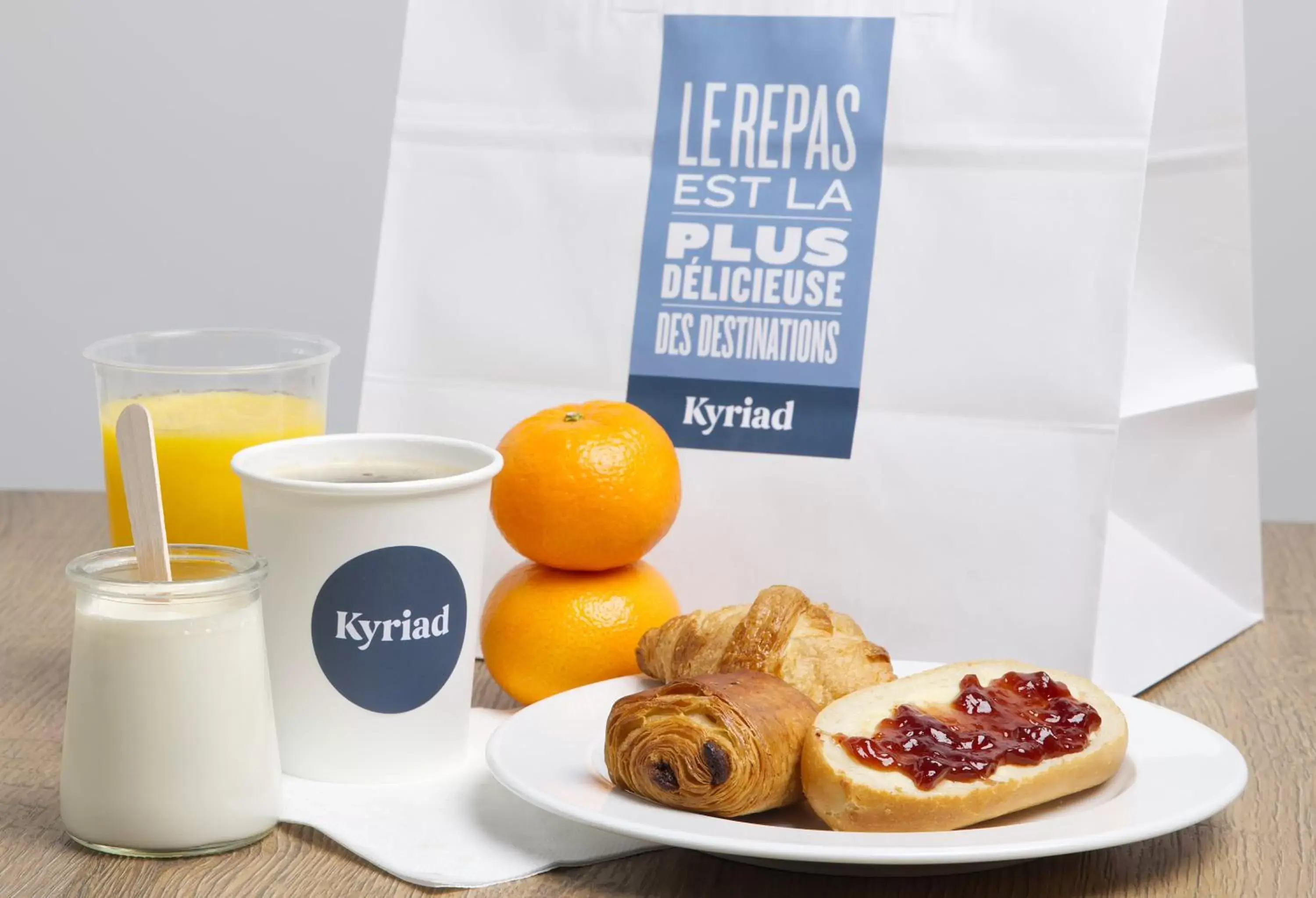 Breakfast in Kyriad Clermont-Ferrand-Sud - La Pardieu Breakfast in Kyriad Clermont-Ferrand-Sud - La Pardieu