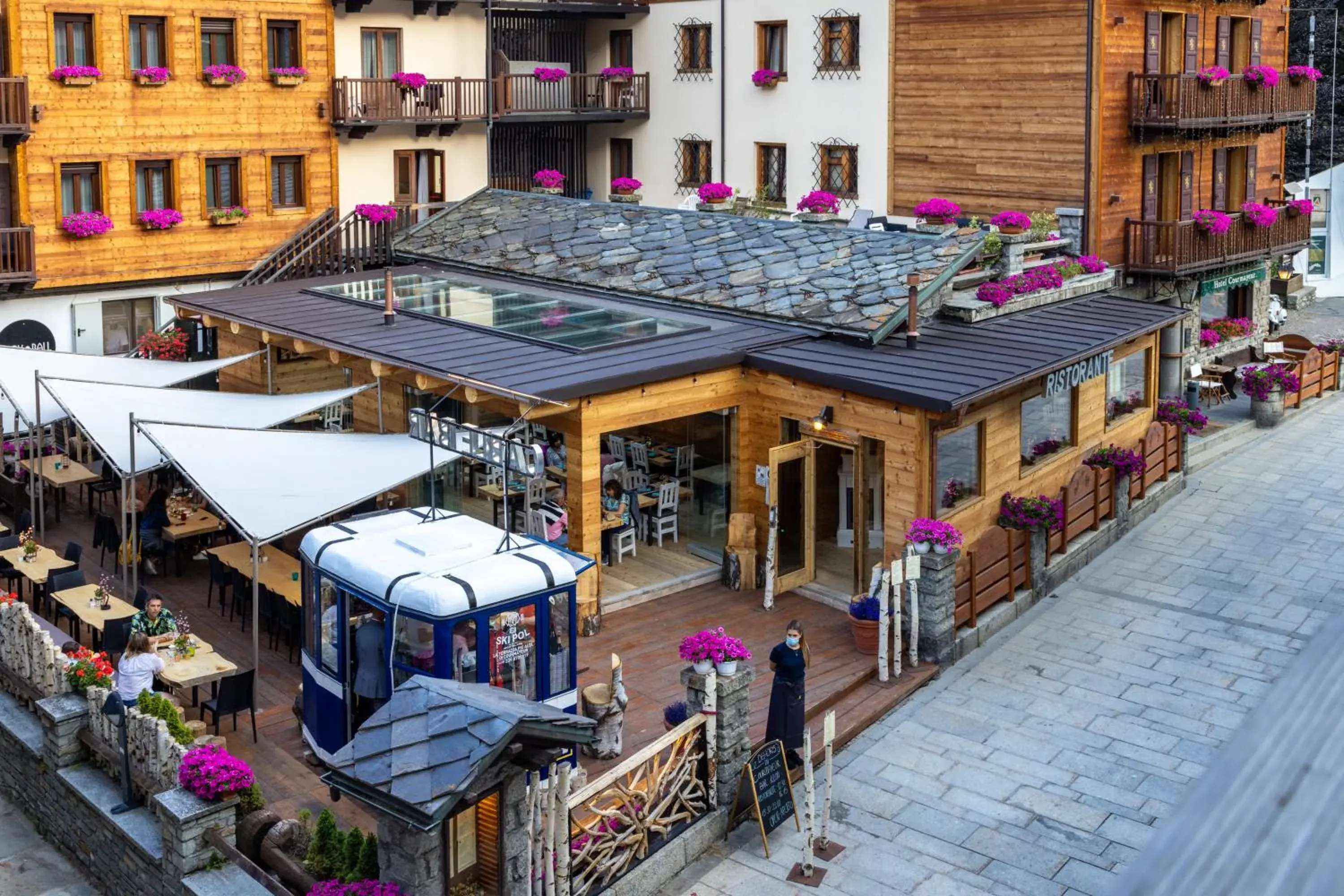 Property building in Hotel Courmayeur