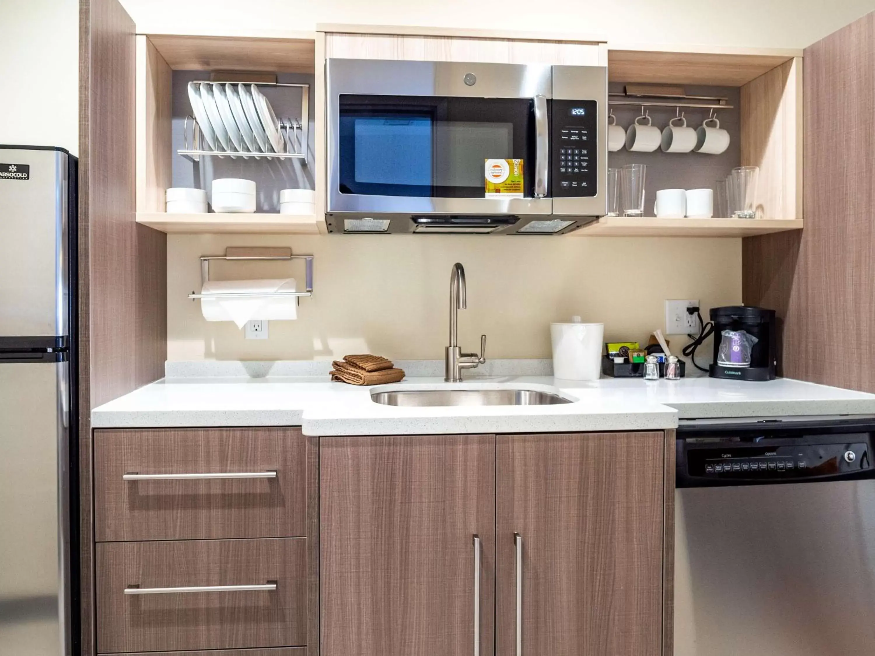 Kitchen or kitchenette, Kitchen/Kitchenette in Home2 Suites By Hilton Oklahoma City Nw Expressway